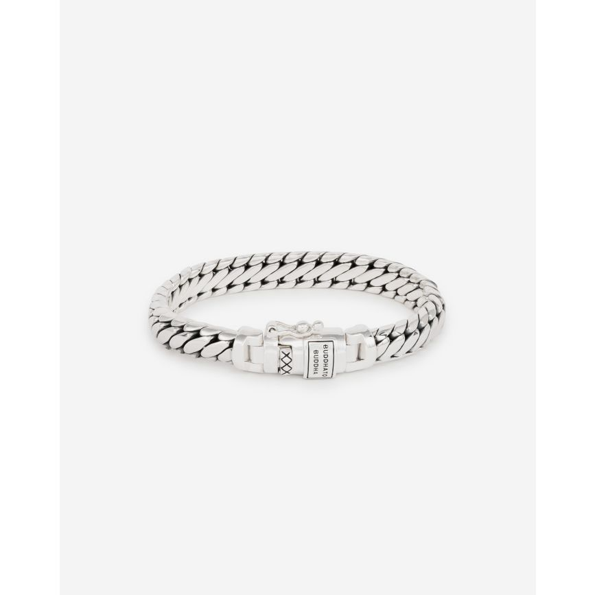 De Ben schakel is een van onze populairste collecties, die met recht een echt Buddha to Buddha icoon genoemd wordt. Deze Ben XS armband van gerecycled sterling zilver is een smallere variant van de klassieke Ben armband. Met passie met de hand gemaakt door de beste ambachtslieden van Zuid-Oost Azië. Welke mijlpaal vier jij met dit sieraad?