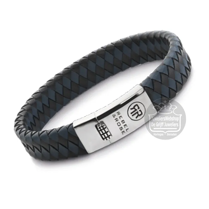Rebel & Rose Braided Flat 925 Black & Blue armband RR-L0177-S-L gevlochten leren armband 19cm
Trendy en stoere Rebel & Rose leren armband in het zwart met blauw uit de serie Absolutely Leather. De RR-L0177-S-L armband is voorzien van een stijlvolle zilveren sluiting met het logo van Rebel & Rose. De lengte van de armband is 19 cm. Alle Rebel and Rose bracelets worden gemaakt van de beste materialen. Een Rebel & Rose armband is een stoere armband voor dames en heren en perfect te combineren met andere juwelen en diverse outfits.
Rebel & Rose Braided Flat 925 Black Blue armband 19cm
- Absolutely Leather serie
- Artikelnr: RR-L0177-S-L
- Materiaal: leer, gevlochten
- Kleur: zwart, blauw
- Stevige en solide zilveren baksluiting
- Lengte: 19cm
Rebel & Rose RR-L0177-S-L Braided Flat 925 Black & Blue armband 19cm zwart met blauw gevlochten lederen armband
Juwelierswebshop.nl is officieel dealer Rebel & Rose armbanden en sieraden - Rebel & Rose armbanden online.
REBEL & ROSE armbanden van natuursteen voor dames en heren - GRATIS verzending in NEDERLAND vanaf Euro 49,- !