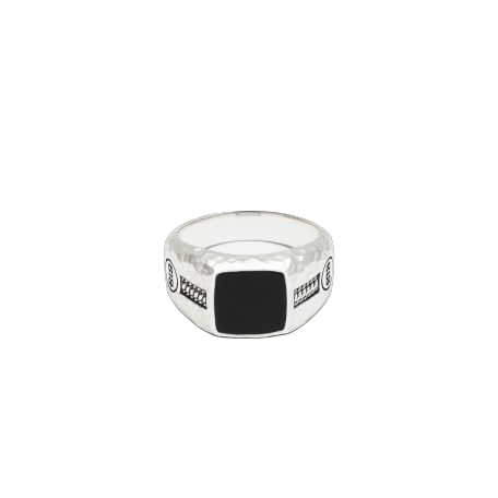 De Buddha to Buddha Ring Tangguh Small Onyx Silver (modelnummer 001J020461519) is een stijlvolle zilveren ring met een opvallende gekleurde onyx steen. De ringmaat is 59. Perfect om dagelijks te dragen of voor speciale gelegenheden. Draag deze prachtige ring aan de middelvinger of ringvinger voor een elegante uitstraling. Ideaal als cadeau of persoonlijke aanvulling.