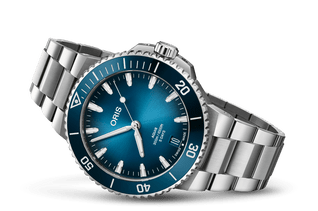 aquis calibre 400 blue dial 43mm