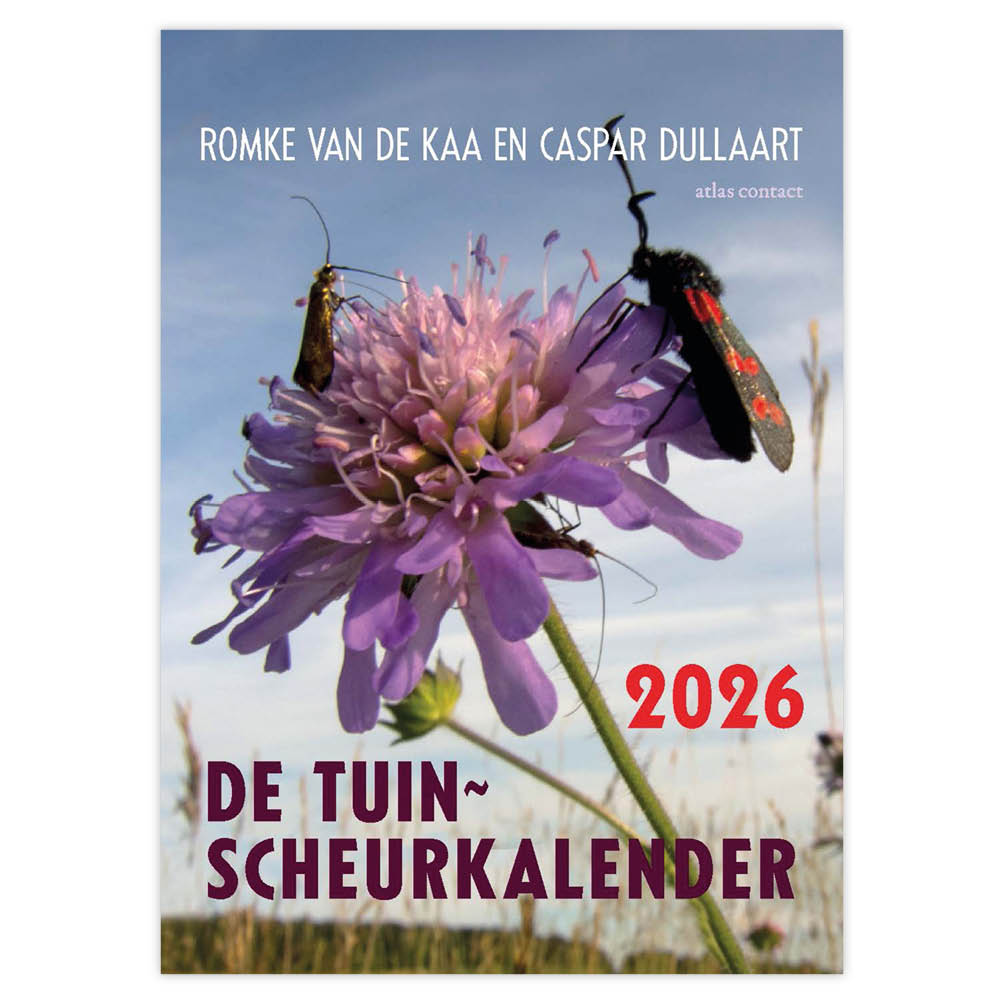 Niet te missen! De volgende editie van de Tuinscheurkalender. Elke dag een tip van Romke van de Kaa en Paul Geerts om de tuin niet alleen aantrekkelijker te maken voor het oog, maar ook voor de vele nuttige dieren en insecten die er steeds afhankelijker van worden, zoals vogels, bijen, vlinders en salamanders. Welke bomen en struiken bieden goede schuilplaatsen? Welke bloeiende planten zijn geliefd bij hommels en vlinders? Hoe kun je een goede nestelruimte creëren voor egels en muizen? Deze unieke scheurkalender staat boordevol wetenswaardigheden voor een leefbare tuin. Bijzonder leuk om kado te geven of te krijgen!