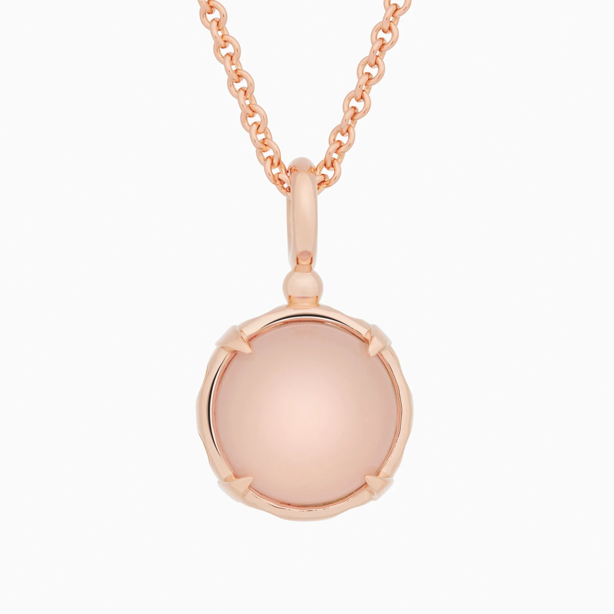 Deze Catch hanger van Bron is vervaardigd uit achttien karaats roségoud en combineert de zachte tinten van rozenkwarts en lemonkwarts in een elegant ontwerp. Het referentienummer van dit sieraad is 8HR3444LQCRQC.