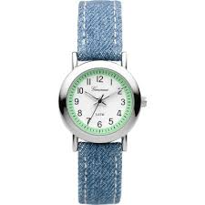 De GARONNE KIDS DENIM MINT GREEN, modelnummer KV37Q467, is een stijlvol kinderhorloge. Belangrijkste kenmerken zijn een frisse mintgroene kleur, duurzame denim band en eenvoudig afleesbare wijzerplaat. Perfect om dagelijks te dragen, of het nu naar school, sport of een feestje is. Match met casual outfits voor een speelse look!