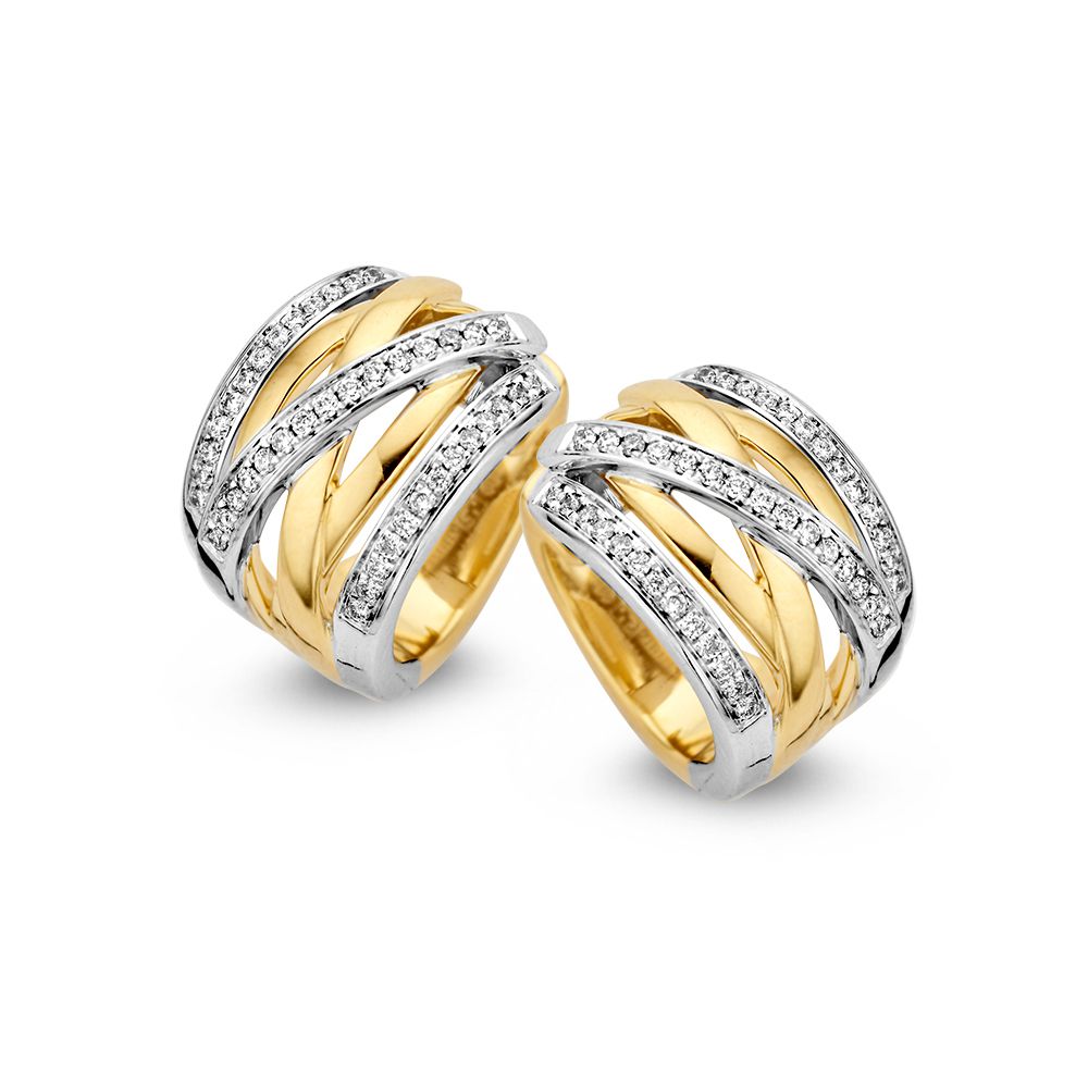 OG416691. Bicolor gouden creolen cross over model met briljant. Totaal 0.36crt.