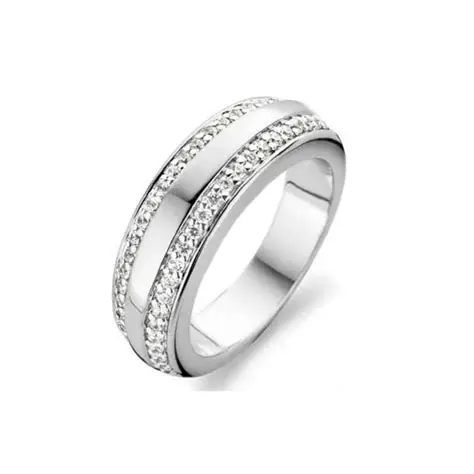 De Ti Sento ring 1751ZI is een elegante damesring in de categorie sieraden, met een ringmaat van 54. Deze prachtige ring kan dagelijks gedragen worden, zowel bij casual als formele outfits, voor een verfijnde en stijlvolle uitstraling. Perfect als geschenk of om je eigen collectie uit te breiden.