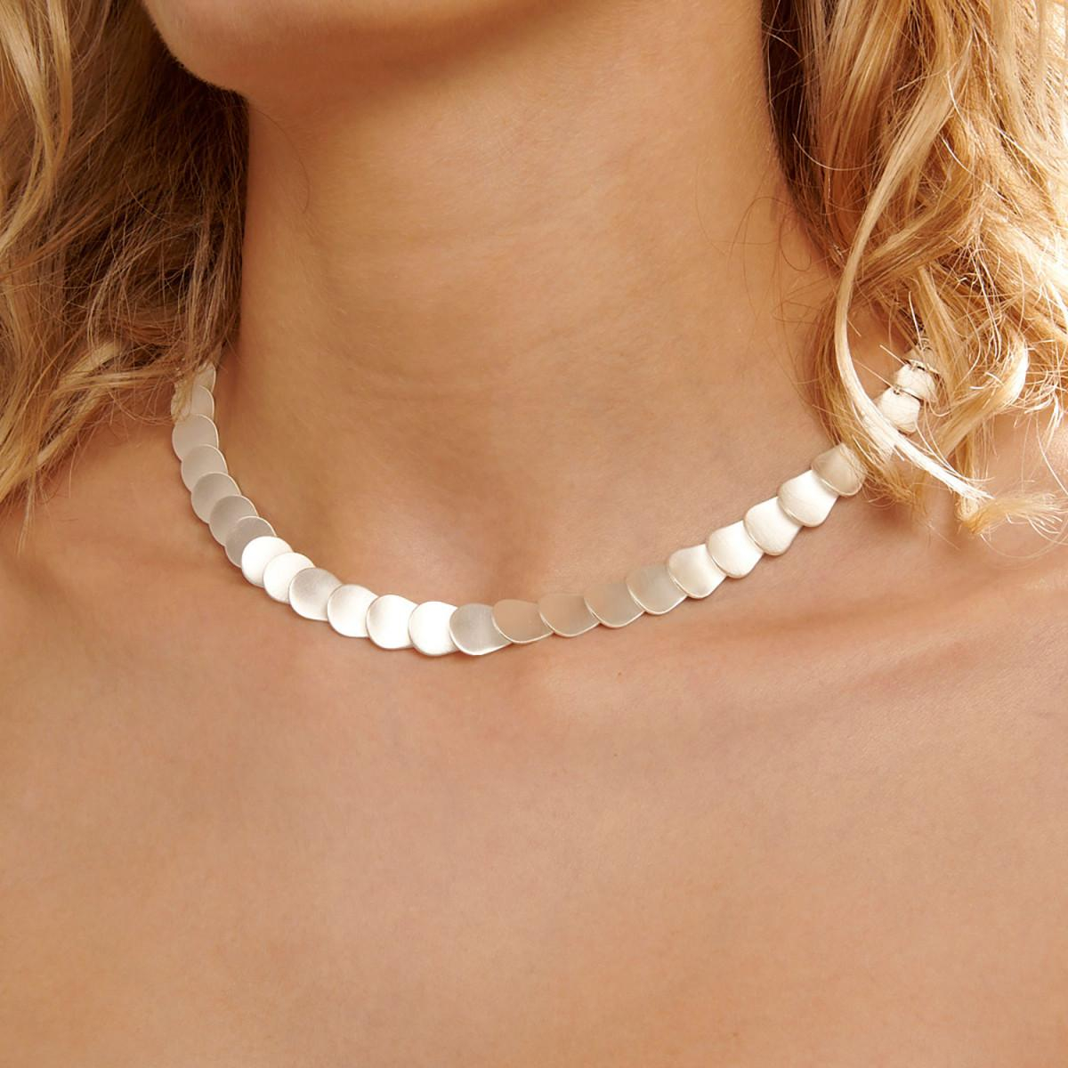 Zilveren dames collier mat.