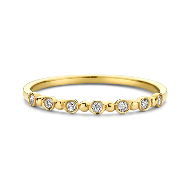 De SWING JEWELS RING 14K geelgoud met witte diamant van 0,07ct (modelnummer SWGDR0016-Y-56) is een verfijnde ring van goud zonder glans, maat 56. Perfect om dagelijks te dragen of voor speciale gelegenheden. Combineer met andere gouden sieraden voor een elegante, tijdloze look. Deze ring is een ideale keuze voor liefhebbers van subtiliteit en luxe.
