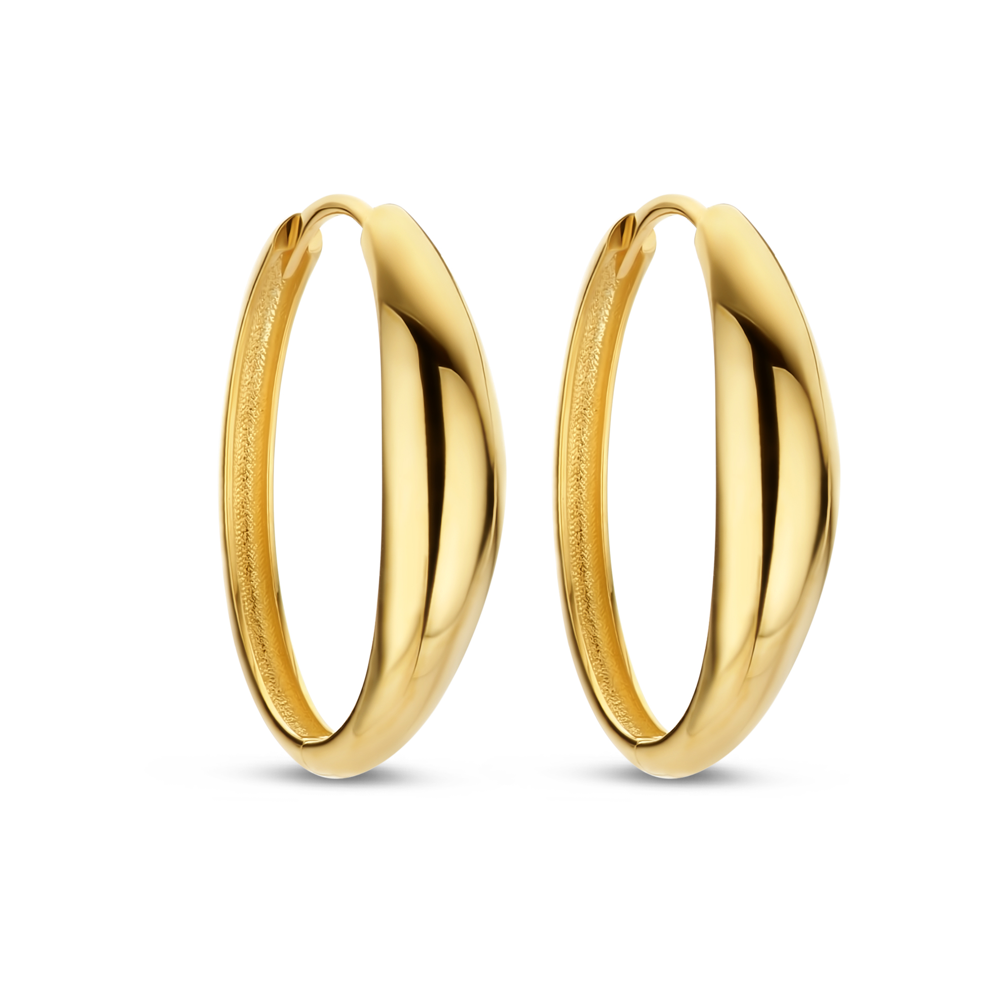 Dit zijn oorbellen van het merk Swing Jewels gemaakt voor dames. 18 karaat geel goud