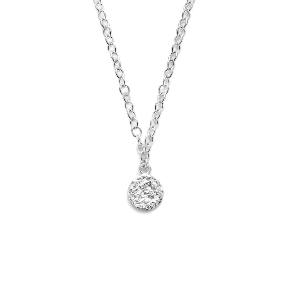 Gerhodineerd 925 zilveren collier uitgevoerd met rondjes van 8mm en een stevige karabijn sluiting. Het collier heeft een draaglengte van 41cm en een extensie van 4cm. De schakelbreedte is 2.4mm.