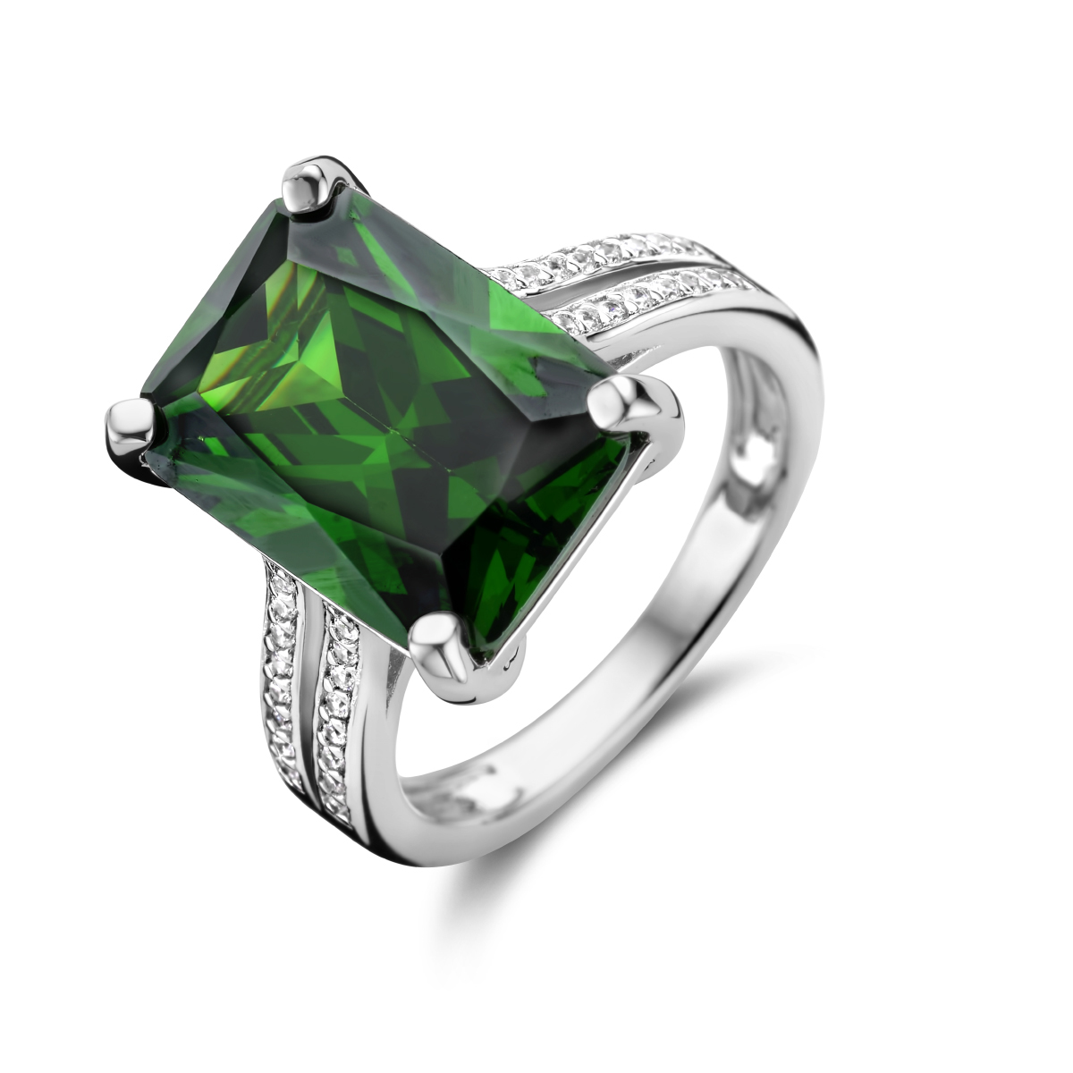 Deze ring, modelnummer 1336040, is vervaardigd van rodium verguld materiaal en heeft een schitterende glans. Hij weegt 6,01 gram en is 14 mm breed. De ring bevat een groene zirkonia in princess cut. Draag deze elegante ring voor speciale gelegenheden of als opvallend modeaccessoire om uw stijl te accentueren. Perfect voor maat 54.