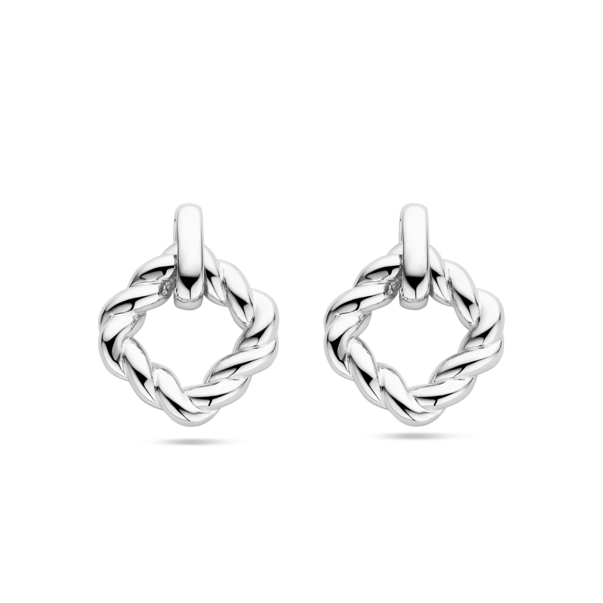 Gerhodineerd 925 zilveren oorhangers. De oorhangers hebben een totale hoogte van 22mm.