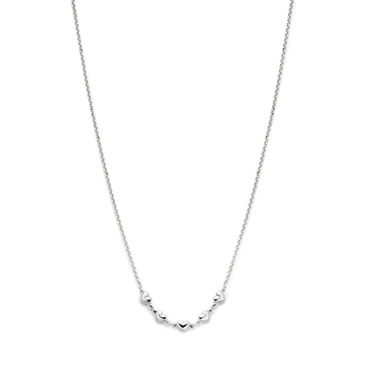 Gerhodineerd 925 zilveren collier uitgevoerd met hartjes. Het collier heeft een schakelbreedte van 1.8mm en draaglengte van 41cm met 4cm extensie. Uitgevoerd met karabijnsluiting.