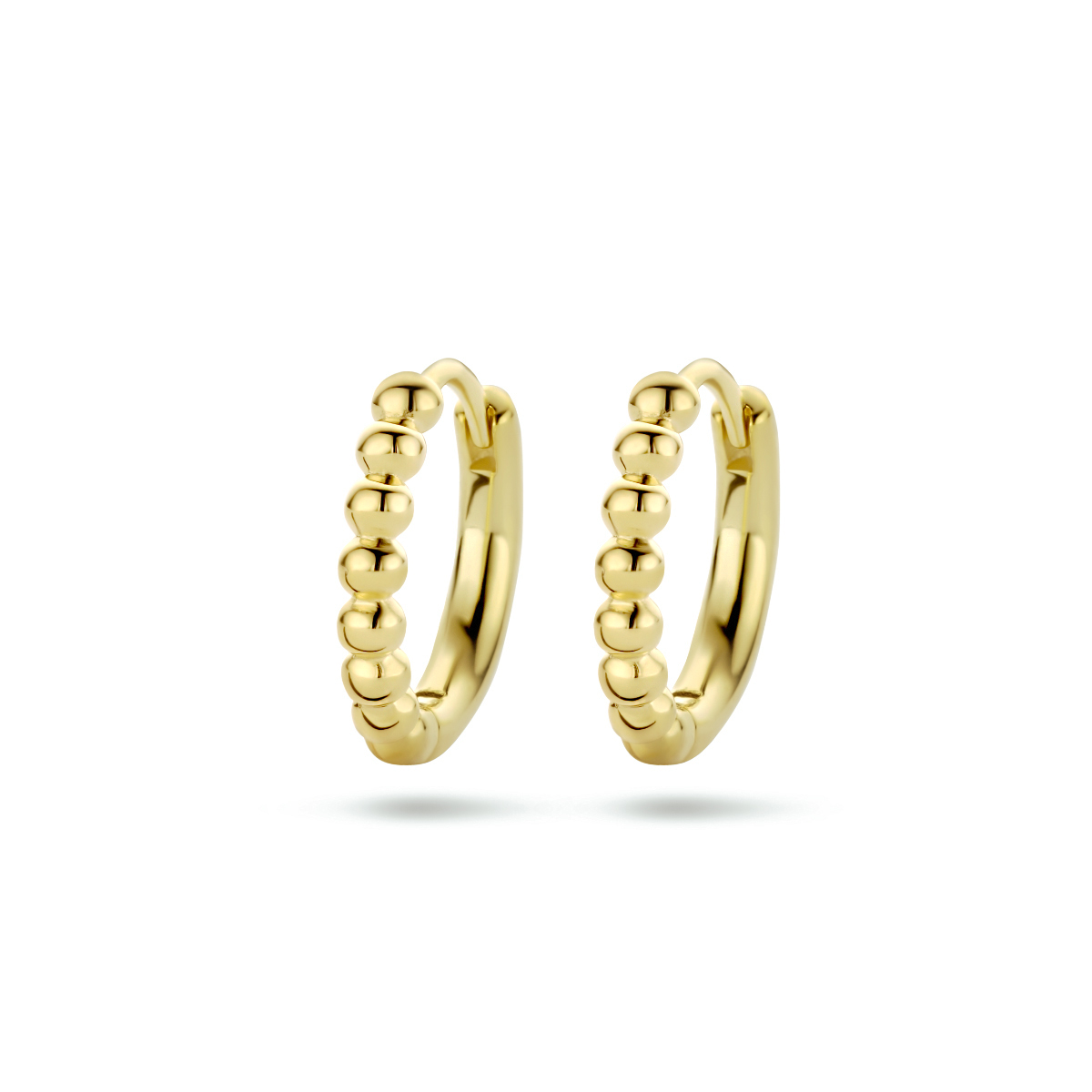Verguld op 925 zilveren klapoorringen met een breedte van 2.3mm. Geen garantie op plating.