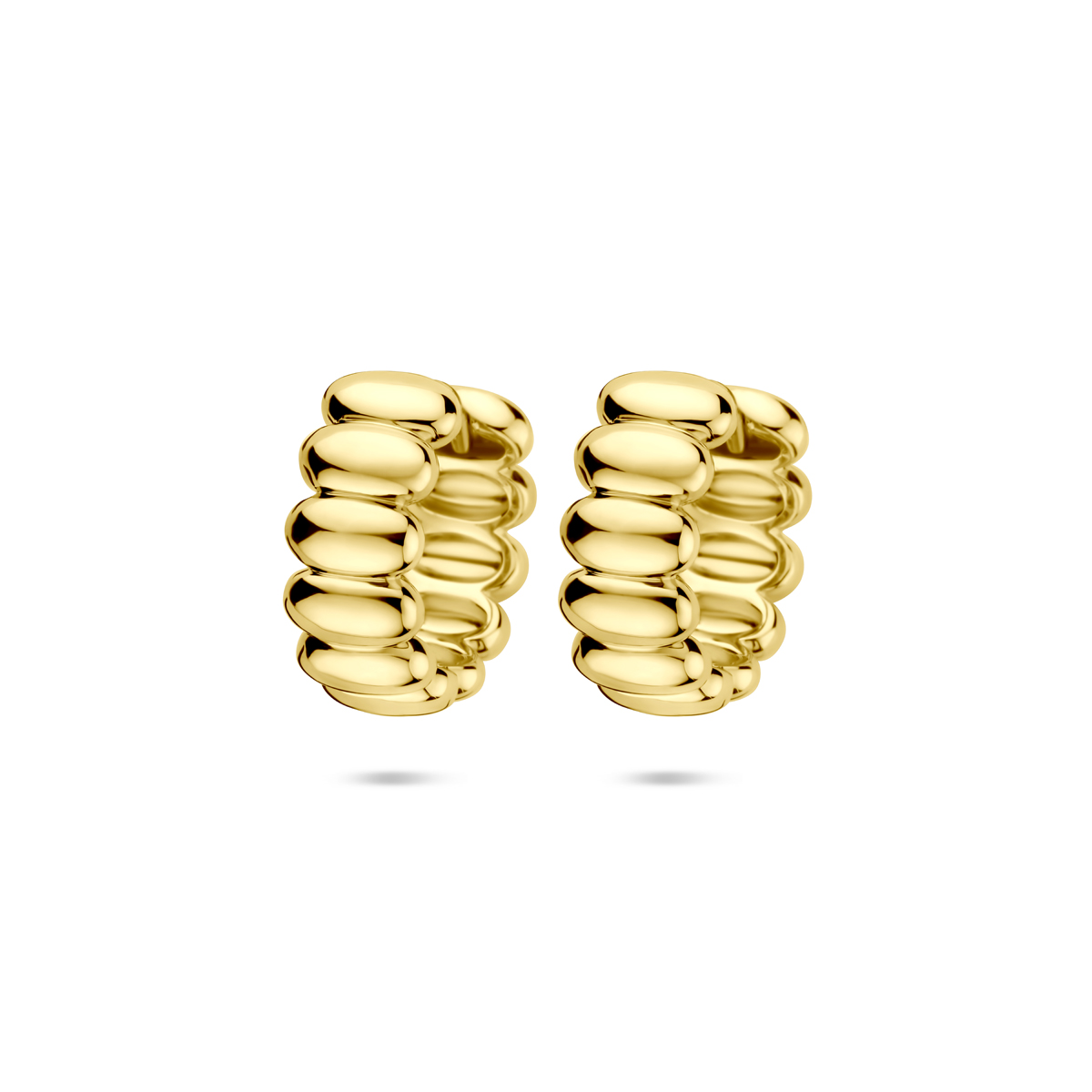 Verguld op 925 zilveren klapoorringen met een afmeting van 15.5x6mm. Geen garantie op de plating.
