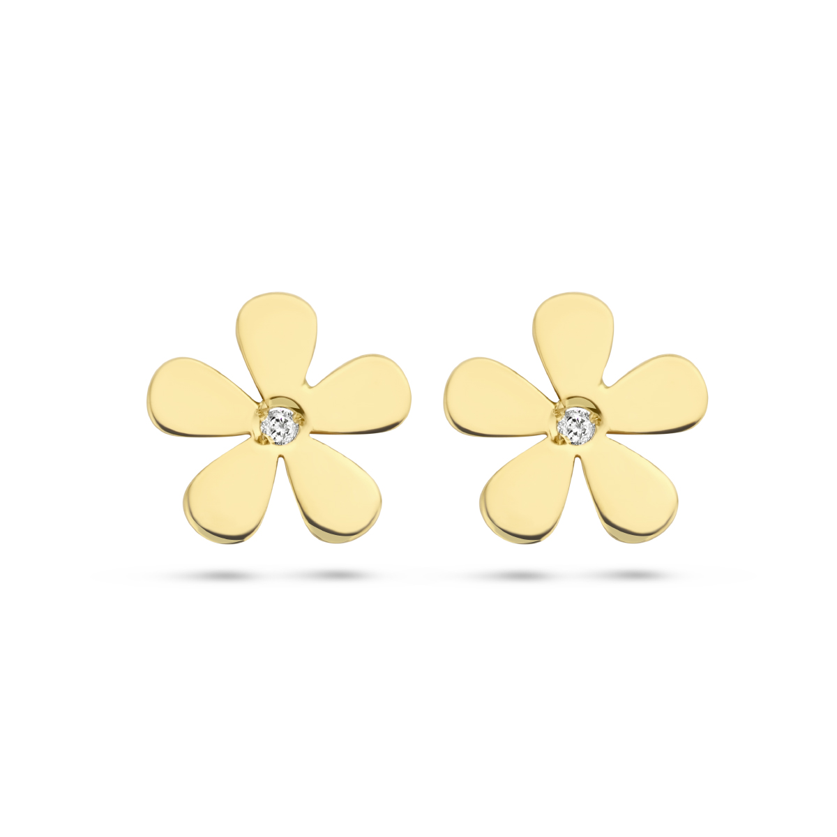 14k Geelgouden oorknoppen in de vorm van een bloem uitgevoerd met zirkonia. De oorknoppen hebben een afmeting van 6x6mm.