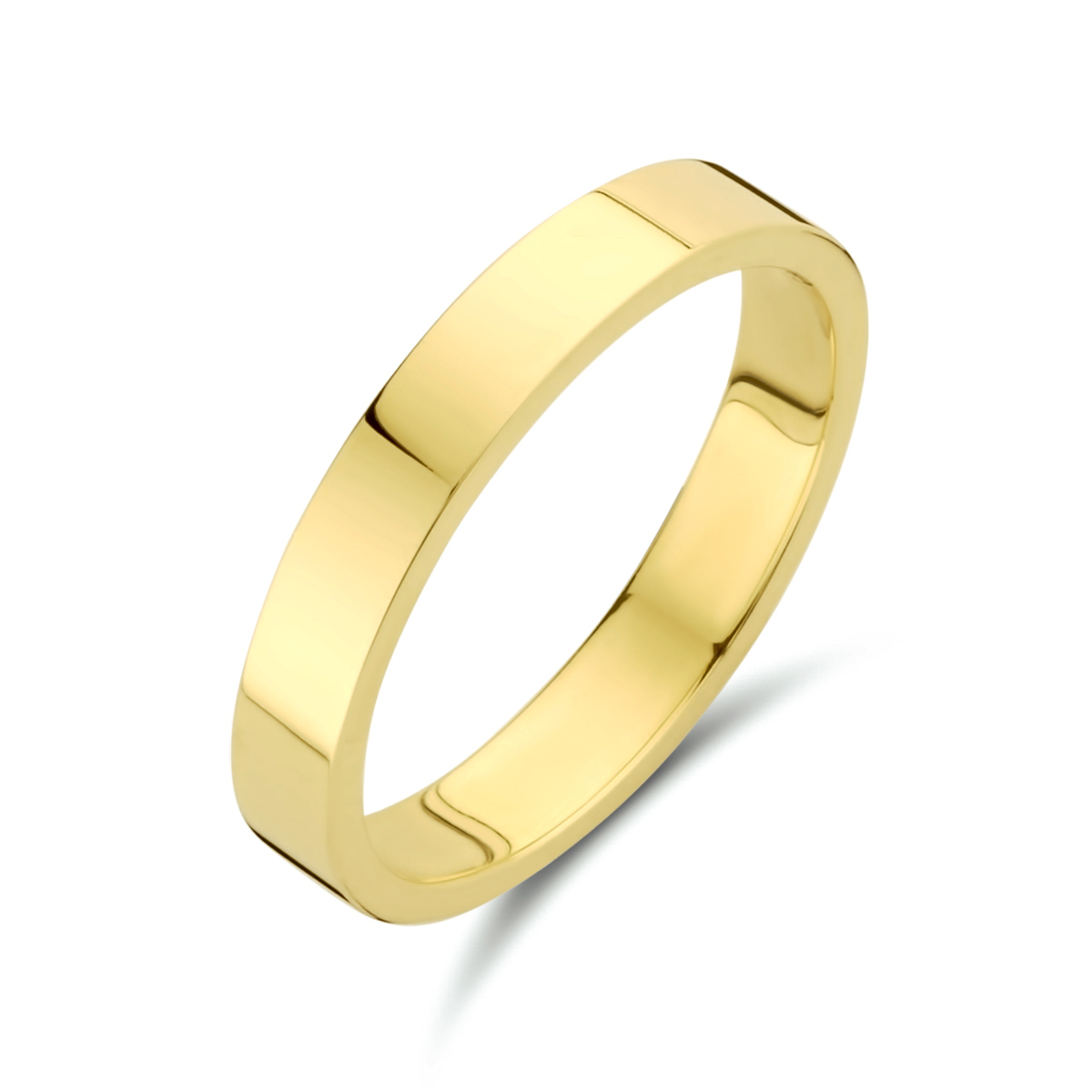 14k Geelgouden relatiering. De ring heeft een breedte van 3mm.