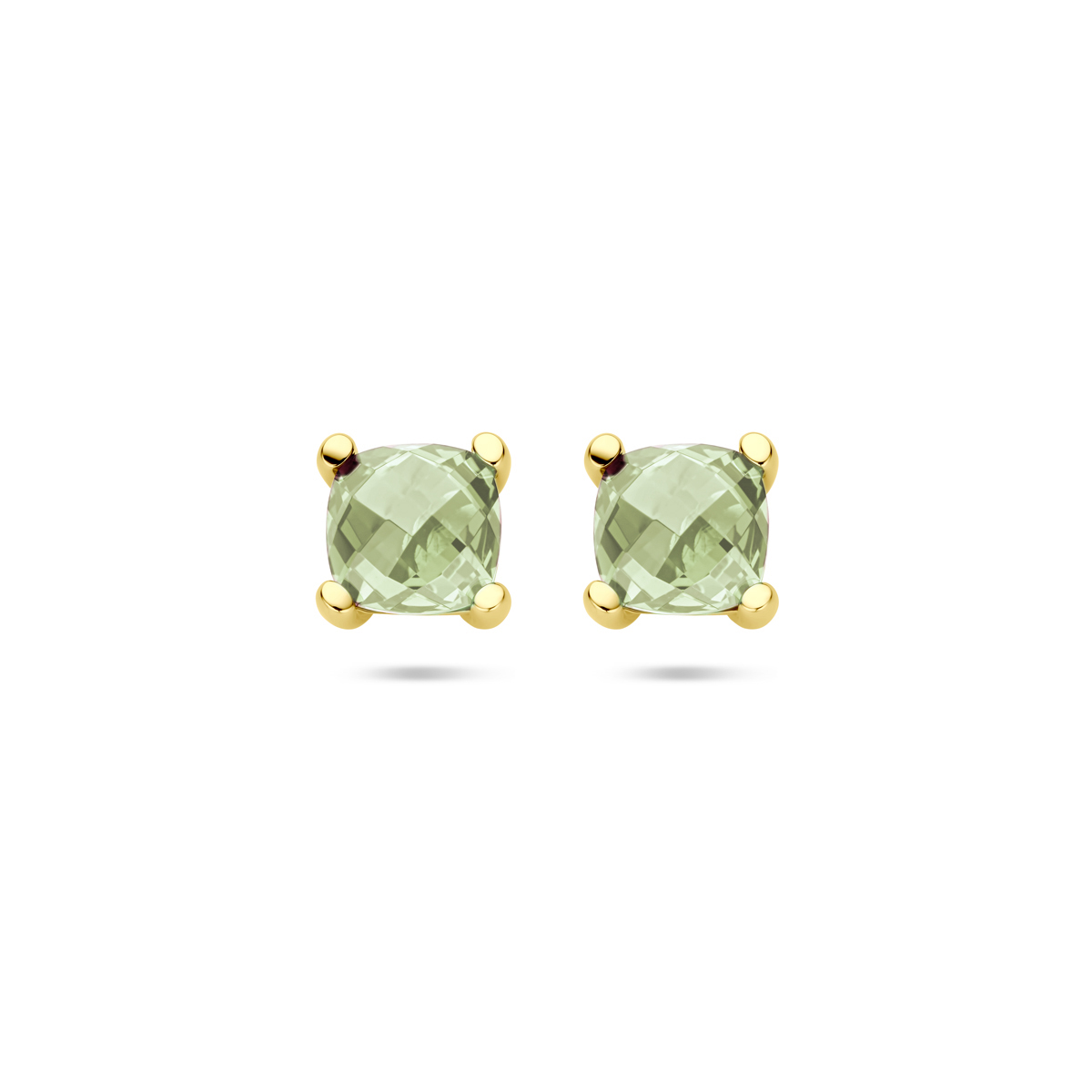 14k Geelgouden oorknoppen uitgevoerd met groen amethist. De oorknoppen hebben een afmeting van 7x7mm.