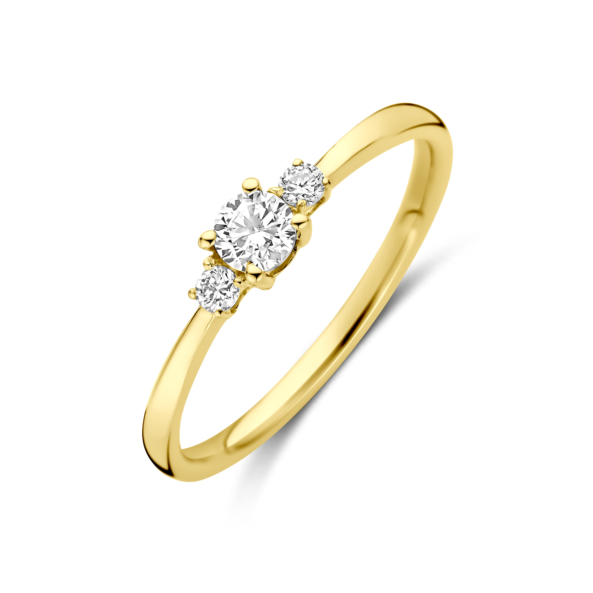 14k Geelgouden ring uitgevoerd met een lab grown diamant met een totaalgewicht van 0.25ct. Lab grown diamanten zijn diamanten die ontstaan in een laboratorium. Onder extreem hoge druk en temperatuur wordt het natuurlijk ontstaansproces nagebootst met als eindresultaat een diamant met dezelfde chemische eigenschappen maar met een andere oorsprong.