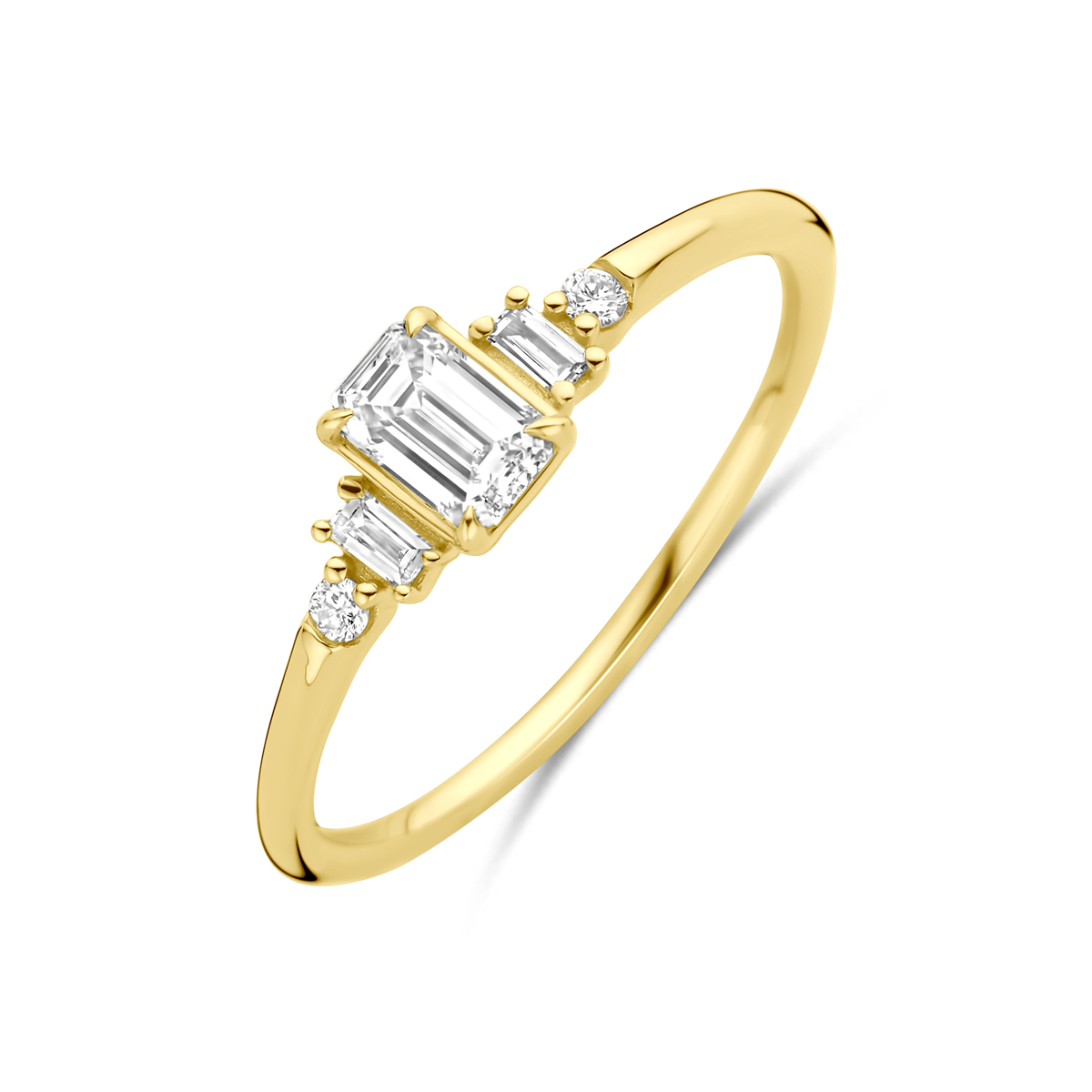 14k Geelgouden ring uitgevoerd met lab grown diamant. De steen heeft een afmeting van 5x3.5mm. Het totale diamantgewicht is 0.40ct. Lab grown diamanten zijn diamanten die ontstaan in een laboratorium. Onder extreem hoge druk en temperatuur wordt het natuurlijk ontstaansproces nagebootst met als eindresultaat een diamant met dezelfde chemische eigenschappen maar met een andere oorsprong.