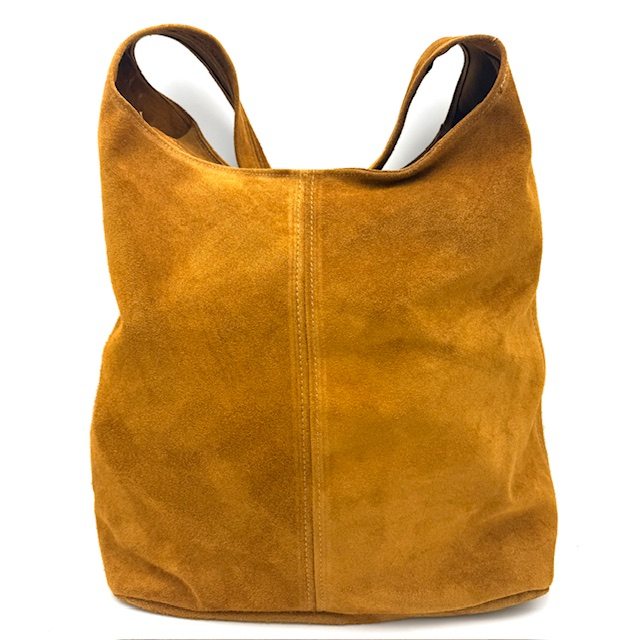 Suède Shopper – Eigen Import uit Italië

Deze elegante en functionele shopper is vervaardigd van hoogwaardig Italiaans suède. Dankzij het lichte gewicht is de tas ideaal voor dagelijks gebruik, terwijl de top ritssluiting zorgt voor extra veiligheid van je spullen.

Materiaal: Suède (eigen import uit Italië)

Afmetingen: Hoogte 36 cm x Breedte 30 cm x Diepte 16 cm

Indeling: 1 ruim hoofdvak

Sluiting: Ritssluiting aan de bovenkant

Kenmerken: Licht van gewicht, stijlvol en praktisch

Perfect voor wie op zoek is naar een combinatie van luxe, comfort en Italiaanse flair.