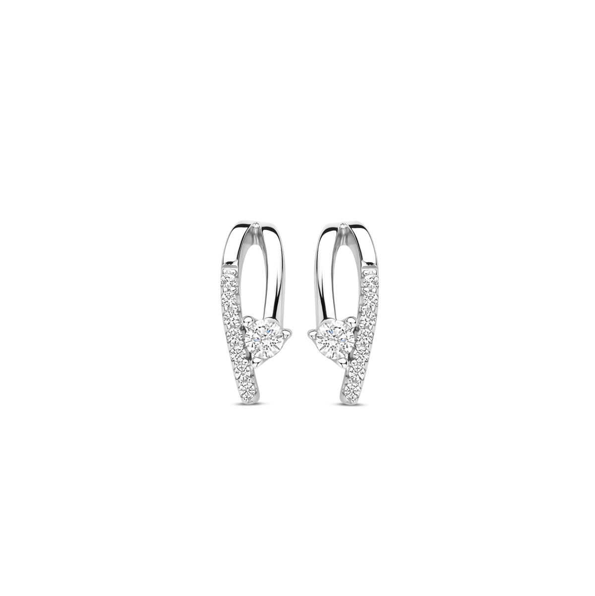 Naiomy Zilveren Oorstekers, N5O68, zijn elegante, oorbellen van 925 sterling zilver. Met een afmeting van 12 mm en een gewicht van 1,7 gram stralen ze verfijning uit. Deze zilverkleurige oorbellen zijn perfect voor dagelijks gebruik of speciale gelegenheden en voegen een subtiele, stijlvolle touch toe aan elke outfit.
