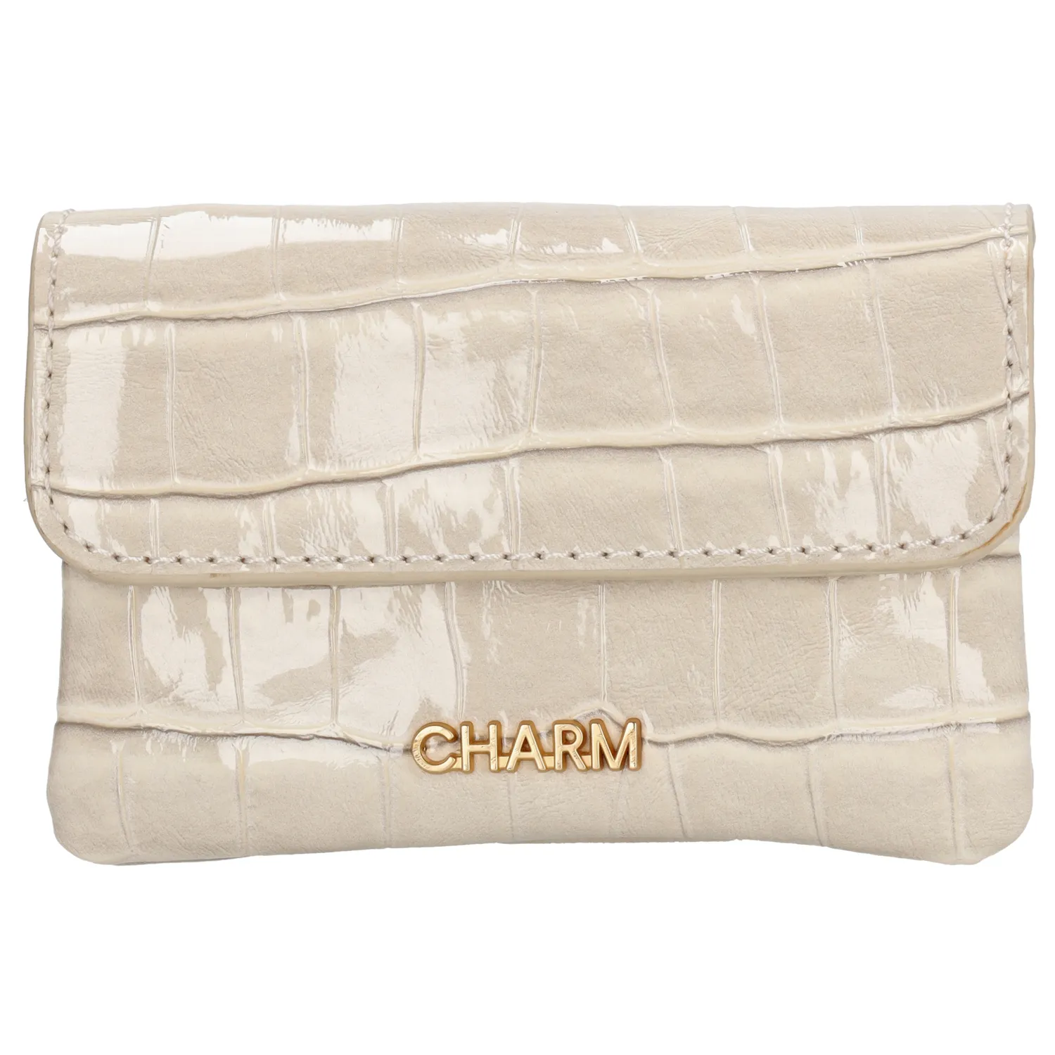 De Charm London Knightsbridge portemonnee is een stijlvolle accessoire met een luxe uitstraling. Gemaakt van glanzend lakmateriaal met een chique croco-structuur, voor een modieuze en opvallende look. De portemonnee beschikt over twee aparte vakken, waaronder één met een ritssluiting – ideaal voor het veilig opbergen van muntgeld of kleine essentials. De overslag met magneetsluiting houdt alles netjes en veilig op z’n plek. Compact en toch ruim genoeg voor je dagelijkse benodigdheden.

Kenmerken:

Gemaakt van lakmateriaal met croco-structuur

Twee vakken, waaronder één met ritssluiting

Sluit met een overslag en magneetsluiting

Elegant en compact ontwerp

Ideaal voor dagelijks gebruik of een avondje uit