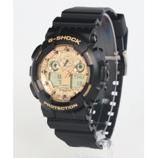 Ga van kracht naar kracht. Maak een gedurfd en zelfverzekerd statement met een G-SHOCK in opvallend zwart en goud. 

De volledig zwarte behuizing, stoer als elke G-SHOCK, glinstert met goudkleurige accenten en gespiegelde texturen voor een look die totaal gedurfd en toch uiterst cool is. 


