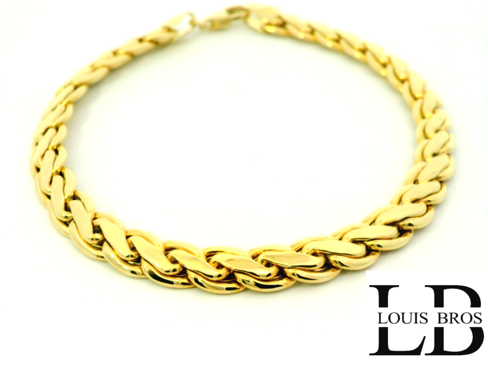 Deze prachtige damesarmband is vervaardigd uit 14 karaat geelgoud (11.81 gr) en straalt pure elegantie uit. Het chique en verfijnde design maakt dit sieraad tot een tijdloze klassieker die moeiteloos bij elke stijl past.

Of je de armband nu draagt als subtiele blikvanger bij je dagelijkse outfit, of als elegant accent bij een speciale gelegenheid – dit juweel geeft elke look een vleugje luxe. Een waardevolle toevoeging aan iedere sieradencollectie.

Kenmerken:

Materiaal: 14 karaat geelgoud

Voor dames

Chic en elegant ontwerp

Tijdloos en veelzijdig te combineren.
De armband is verkrijgbaar in verschillende lengtes.
