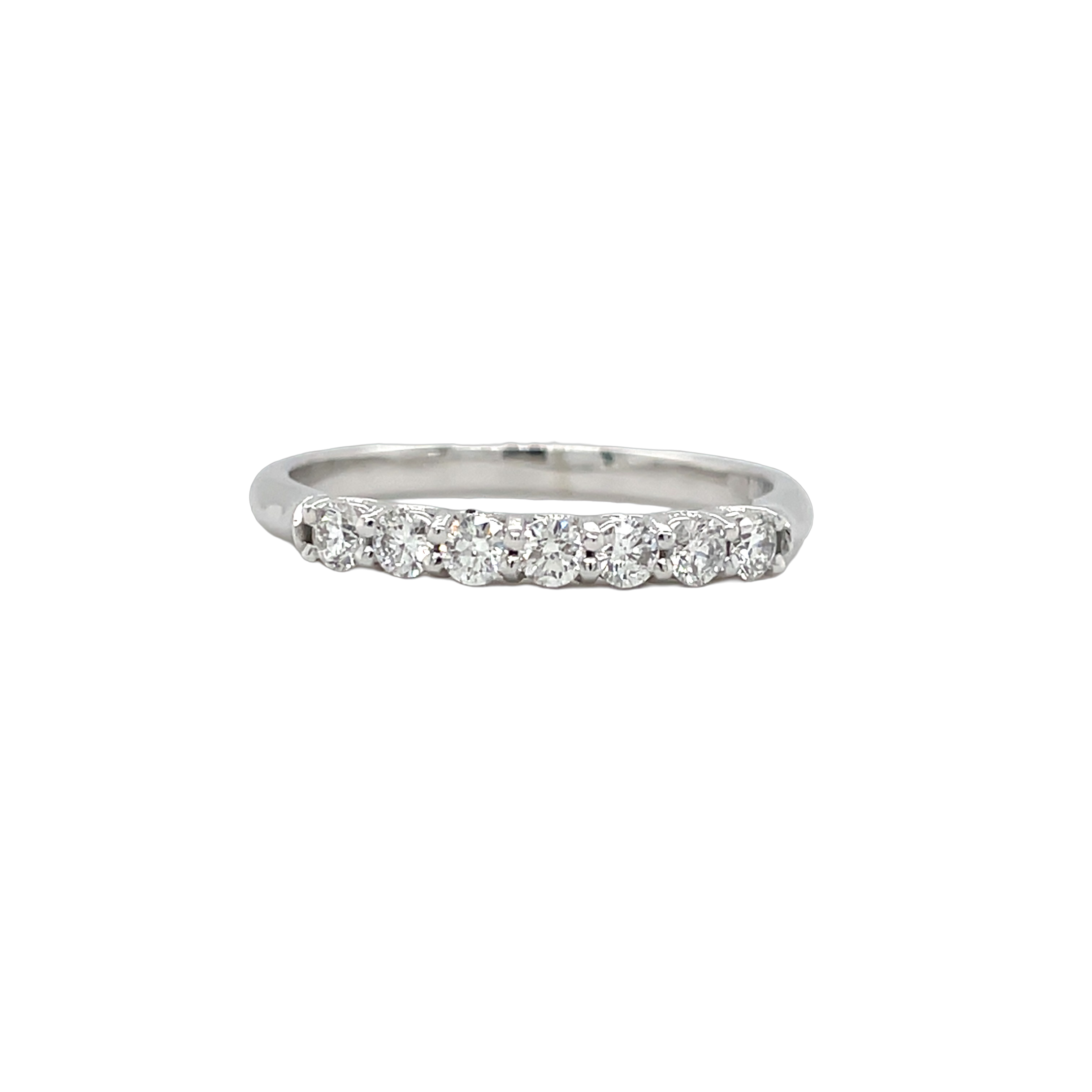 Witgouden ring uit de Romance Collection By R&C met 7 diamanten van 0.05 Crt
Zuiverheid Stenen: SI3 
Steen Kleur: wesselton 
