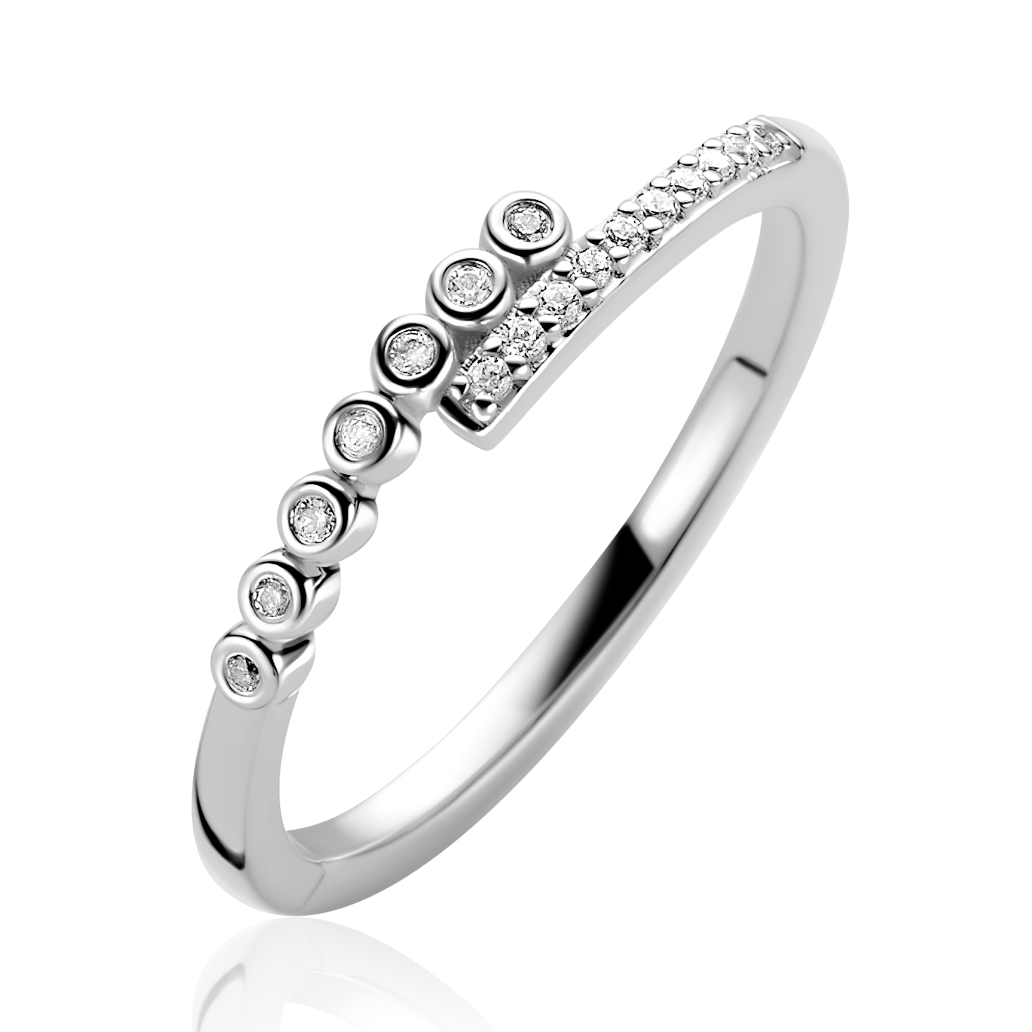 ZINZI zilveren ring (4mm breed) slagmodel bezet met witte zirkonia&rsquo;s ZIR2729