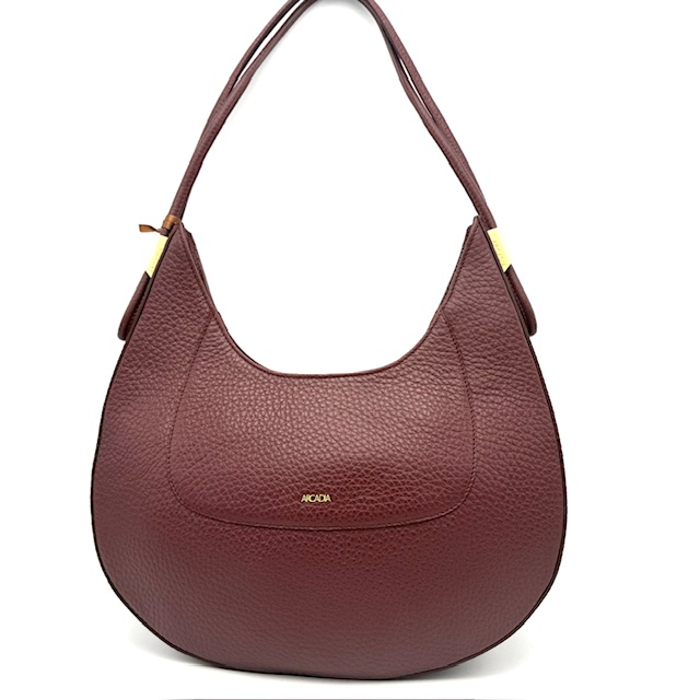 Arcdia Handgemaakte Italiaanse Tas – Luxe Designer Look, Zonder het Designer Prijskaartje

Op zoek naar een tas met de uitstraling van een designer tas, maar zonder het prijskaartje van duizenden euro’s? Maak kennis met de handgemaakte tassen van Arcdia – rechtstreeks uit het ambachtelijke Corropoli, Italië. Deze prachtige tas biedt stijl, kwaliteit en functionaliteit in één, perfect voor de modebewuste vrouw van nu.

Met een elegant ontwerp, hoogwaardig Italiaans vakmanschap en subtiele luxe details is dit model een echte eyecatcher voor elke outfit.

Kenmerken van deze stijlvolle handtas:

Handgemaakt in Italië van hoogwaardige materialen

Vaste schouderband voor kort dragen

Afneembare, lange schouderriem voor crossbody of over de schouder

Groot binnenvak met ritssluiting voor al je essentials

Luxe bovenrits voor extra veiligheid

Subtiel en verfijnd logo op de voorzijde

Tijdloos design dat jarenlang meegaat

Afmetingen:

Hoogte: 23 cm

Breedte: 35 cm

Diepte: 6 cm

Deze betaalbare designer-look tas van Arcdia is ideaal voor zowel dagelijks gebruik als bijzondere gelegenheden. Combineer moeiteloos stijl en comfort, en investeer in een tas die klasse uitstraalt zonder in te leveren op praktisch gebruik.

Waarom kiezen voor Arcdia?

Authentiek Italiaans vakmanschap

Designer stijl zonder hoge prijs

Duurzame kwaliteit

Beperkt en uniek aanbod

Bestel jouw Arcdia tas vandaag nog en straal Italiaanse elegantie uit – elke dag opnieuw.