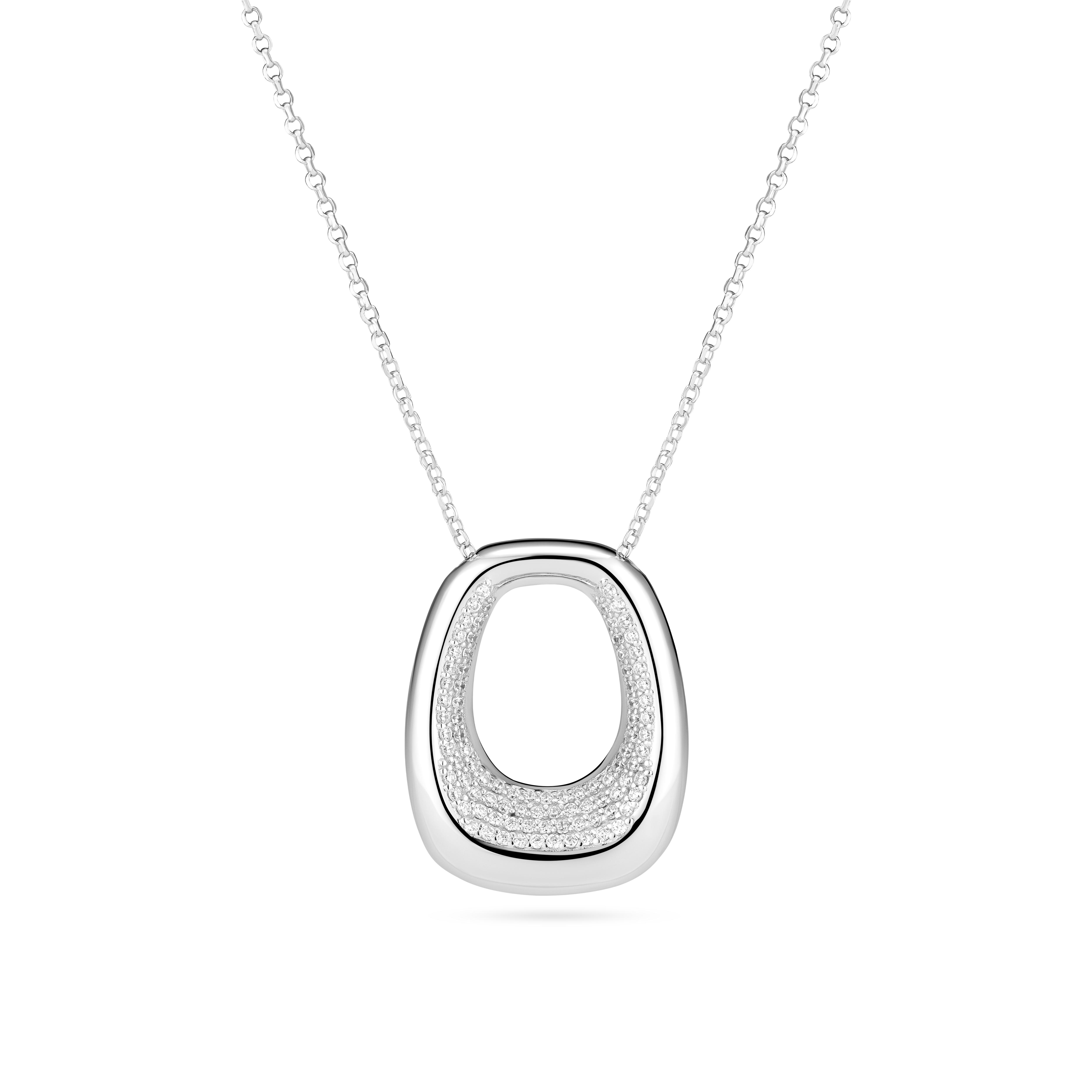 zilveren collier met hanger en zirkonia.
Lengte van het collier is verstelbaar met een maximale lengte van 45 cm.