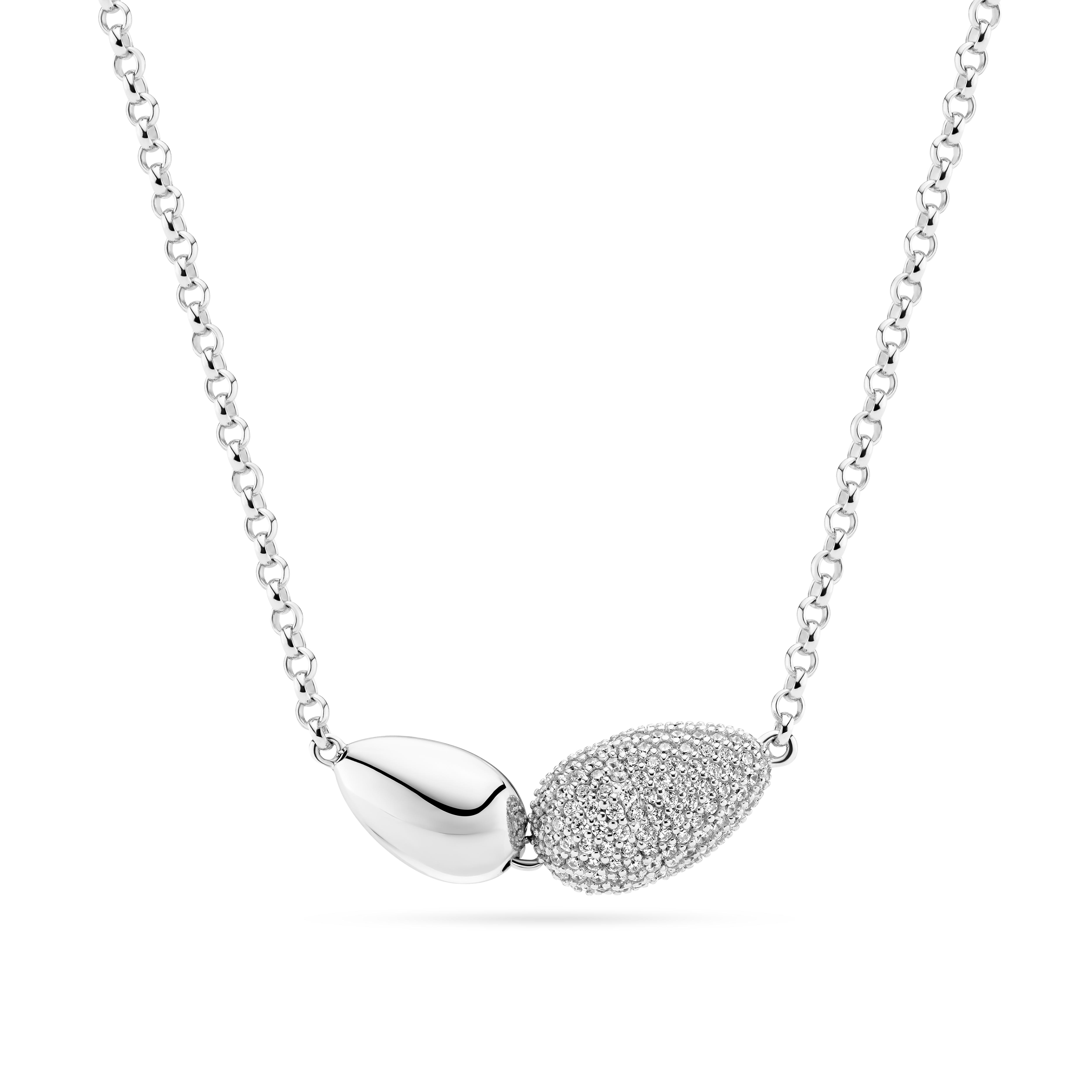 Zilveren choker met zirkonia.
Collier is verstelbaar, maximale lengte is 45 cm.