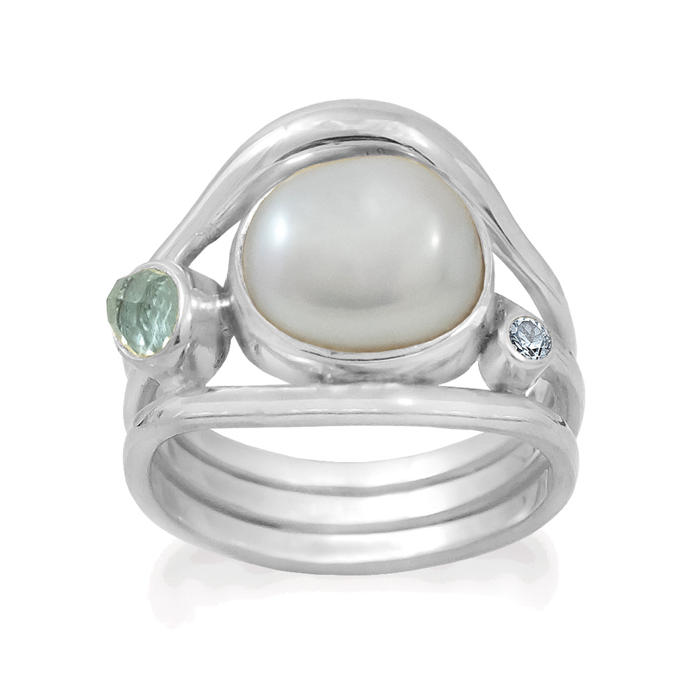 Rabinovich ring - Amaze
Deze sterling zilveren ring bevat een mooie witte parel, een 5 x 4 mm blauwe kwarts en een 2 mm ronde blauwe topaas.