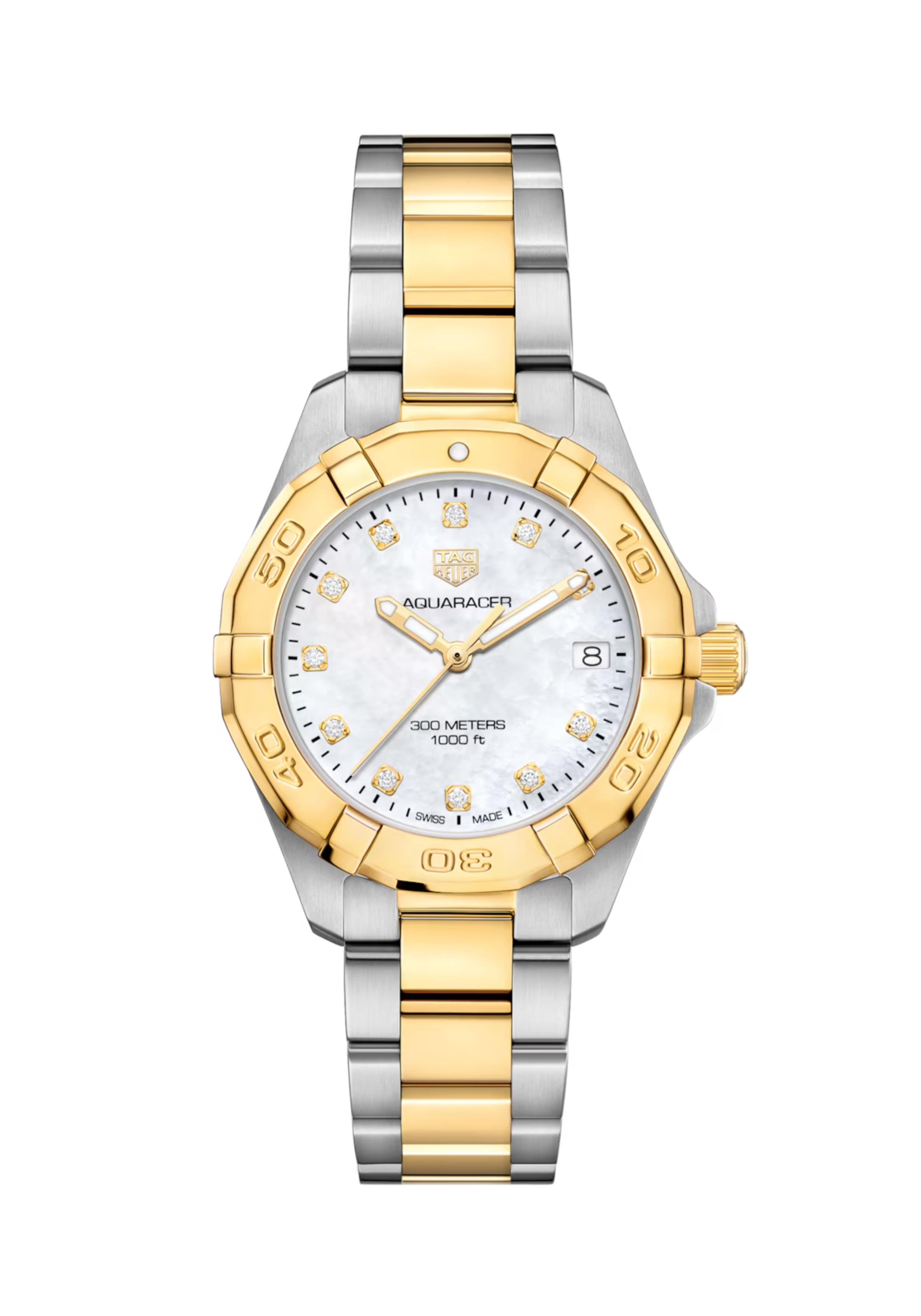Dit TAG Heuer horloge behoort tot de Aquaracer collectie. 
Referentienummer: WBD1322.BB0320

Een schitterend quartzhorloge met een parelmoeren wijzerplaat. De stalen band, geschroefde kroon en unidirectioneel draaiende lunette met 60-minutenschaal zijn van 18-karaats 2N goud. Elf van de vergulde indexen zijn versierd met glinsterende diamanten (0,11 karaat). Het TAG Heuer-schild en de drie gepolijste en gefacetteerde wijzers zijn verguld met geelgoud. Waterbestendig tot 300 meter, het is tegelijkertijd zeer robuust, geschikt voor alle uitdagingen en glamour.

De TAG Heuer Aquaracer is voorzien van een quartz uurwerk en de kast is gemaakt van edelstaal met een draaibare bezel. Op de wijzerplaat fonkelen prachtige diamanten. Het horloge heeft een diameter van 32 mm en is getest op een waterdichtheid van 30 ATM / 300 meter.

Uw TAG Heuer horloge is 24 maanden na aankoop beschermd onder fabricage garantie. De duur van de garantieperiode van 2 jaar kan worden verlengd naar 5 jaar. Om dit te doen, nodigen wij u uit om een account aan te maken of in te loggen op uw MyTAGHeuer online account en vervolgens uw horloge te registreren. U ontvangt dan een gratis garantieverlenging van 3 jaar.