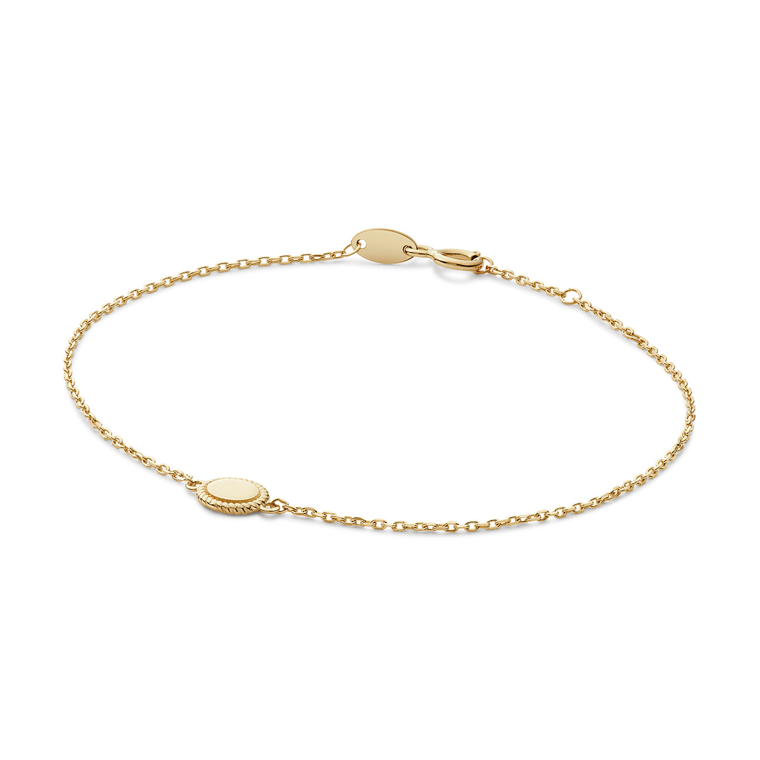 De Amsterdam armband uit de Memories From Amsterdam collectie. Gemaakt van 14 karaat goud met een subtiele ovale hanger. Tijdloos, elegant en een blijvende herinnering aan de stad Amsterdam.

"Memories from Amsterdam. 
De stad waar de grachten fluisteren, kunst ademt en verhalen overal voelbaar zijn. Voor deze fall/winter collectie liet ik me inspireren door het Amsterdam van toen en nu. Een ode aan 750 jaar stadsglorie &eacute;n 5 jaar Jackie. Elk sieraad, van de verfijnde Vermeer ketting tot de statement Canal Ring vertelt een verhaal. Handgemaakt van gerecycled 14 karaat goud, met echte edelstenen en zoetwaterparels. "

- 14 Karaat Goud
- Armband 18cm