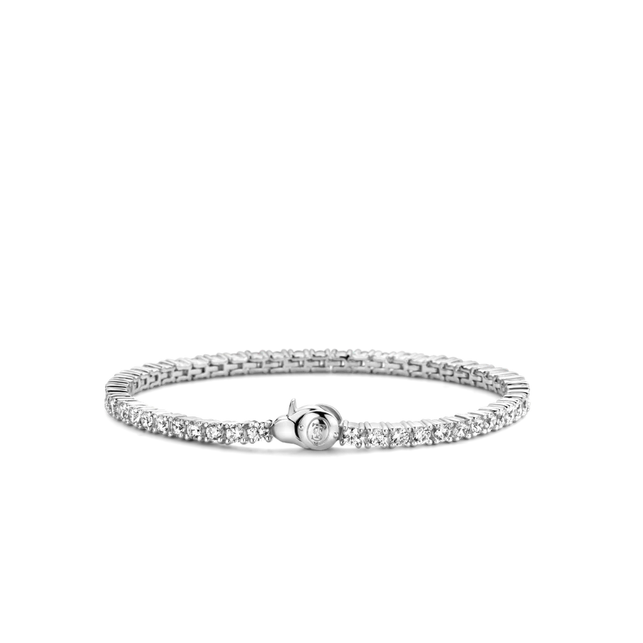 Deze zilveren TI SENTO - Milano armband 2951ZI heeft een stroom van cabochon gezette witte zirkonia. Het veiligheidsslot is prachtig toegevoegd aan het ontwerp, om er zo voor te zorgen dat dit sieraad altijd bij je blijft. Een erg licht en luxueus sieraad.