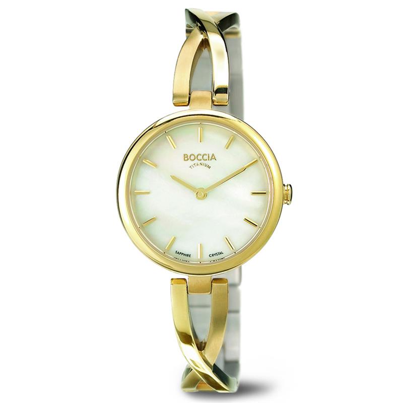 Boccia Titanium 3239-03
Dit dameshorloge van Boccia Titanium heeft een nette uitstraling. De tweekleurige horlogekast zorgt voor een stijlvolle look en de parelmoer wijzerplaat maakt het horloge chique. Het horloge heeft een ronde kast met een diameter van 28mm, een saffierglas en is 5ATM. Combineer dit prachtige exemplaar met de andere sieraden van Boccia Titanium voor een complete look. Aan de titanium kast zit een titanium goudkleurige fijne bangle band.

HET MERK
Boccia Titanium is het titanium merk van Nederland, dat zijn oorsprong in Duitsland vindt en is opgericht in het jaar 1992. Ontwikkeld door internationale ontwerpers. Alle titanium componenten van de BOCCIA TITANIUM collectie zijn gemaakt van 99,7% puur titanium; het bijzondere materiaal. Het is licht in gewicht, neemt de temperatuur van de huid aan en is zeer huidvriendelijk. Bovendien is het corrosie- en temperatuurbestendig.

SPECIFICATIES
- Saffier glas
- Ronde titanium horlogekast, &Oslash; 28mm
- Titanium goudkleurige bangle band
- Parelmoer wijzerplaat
- 5ATM (Regen- & spatwaterdicht)