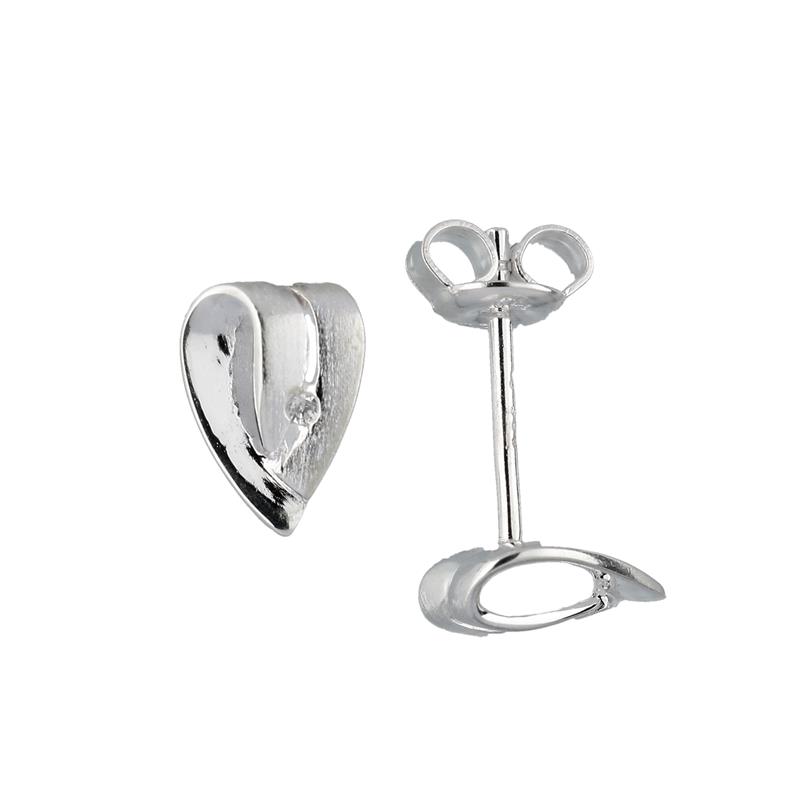 Productnummer 106089800, GLOW Oorstekers, is een verfijnd juweel vervaardigd uit zilver met schitterende zirkonia's. Deze creolen wegen slechts 1,1 gram en hebben een elegante zilverkleur met afmetingen van 6x6 mm en een juweelgrootte van 9,9. Perfect voor dagelijks gebruik of een stijlvolle avondlook. Draag ze met een opgestoken kapsel voor maximale impact.