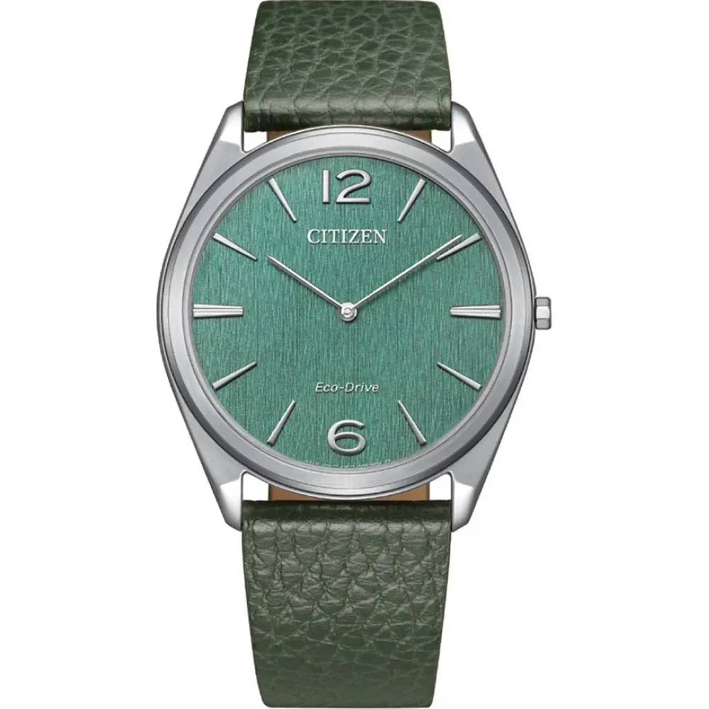 Dit Citizen horloge heeft een kast gemaakt van Roestvrijstaal met een diameter van 38.4 mm en is voorzien van een leren band. In de kast bevindt zich een Citizen kwaliteitsuurwerk en is afgewerkt met Saffierglas.