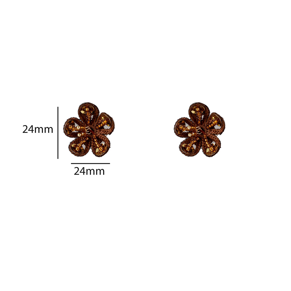 De Day & Eve Oorsteker Cotton Flower Stud - Brown met modelnummer E55172-2 is een prachtige aanvulling op uw sieradencollectie. Deze oorbellen vallen in de categorie "Jewel" en zijn specifiek "Stud Earrings". Ze zijn ideaal te dragen bij zowel casual als formele outfits, en voegen een vleugje elegantie toe aan elke look.