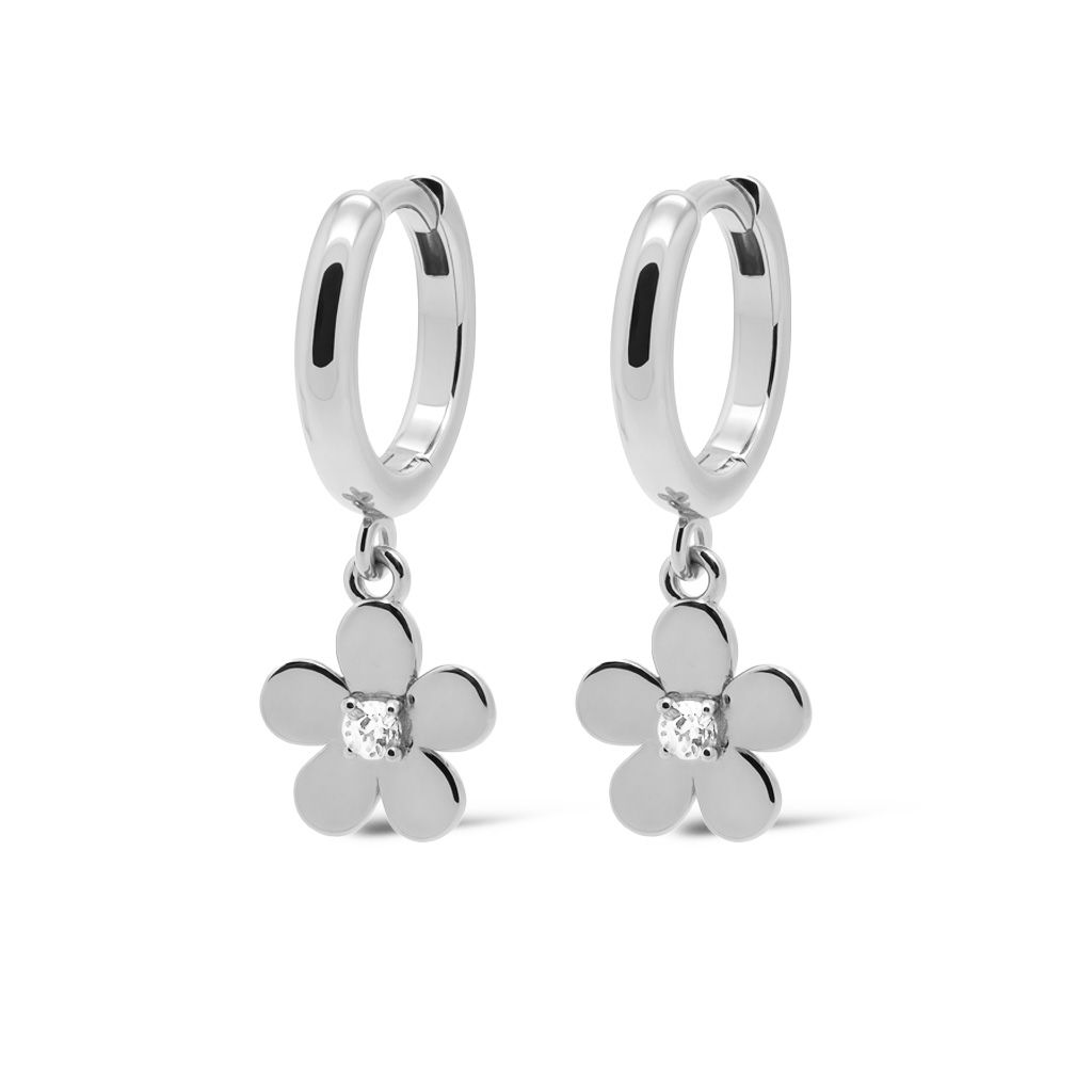 De Karma Hinged Hoops SOPHIA Flower Silver, modelnummer KAR-A189S, zijn prachtige creolen in de categorie juwelen. Deze zilveren oorbellen hebben een bloemendessin voor een elegante uitstraling. Draag ze met opgestoken haar of een nonchalante look voor een vleugje verfijning. Perfect voor dagelijks gebruik of speciale gelegenheden, ze voegen een subtiele glamour toe aan elke outfit.