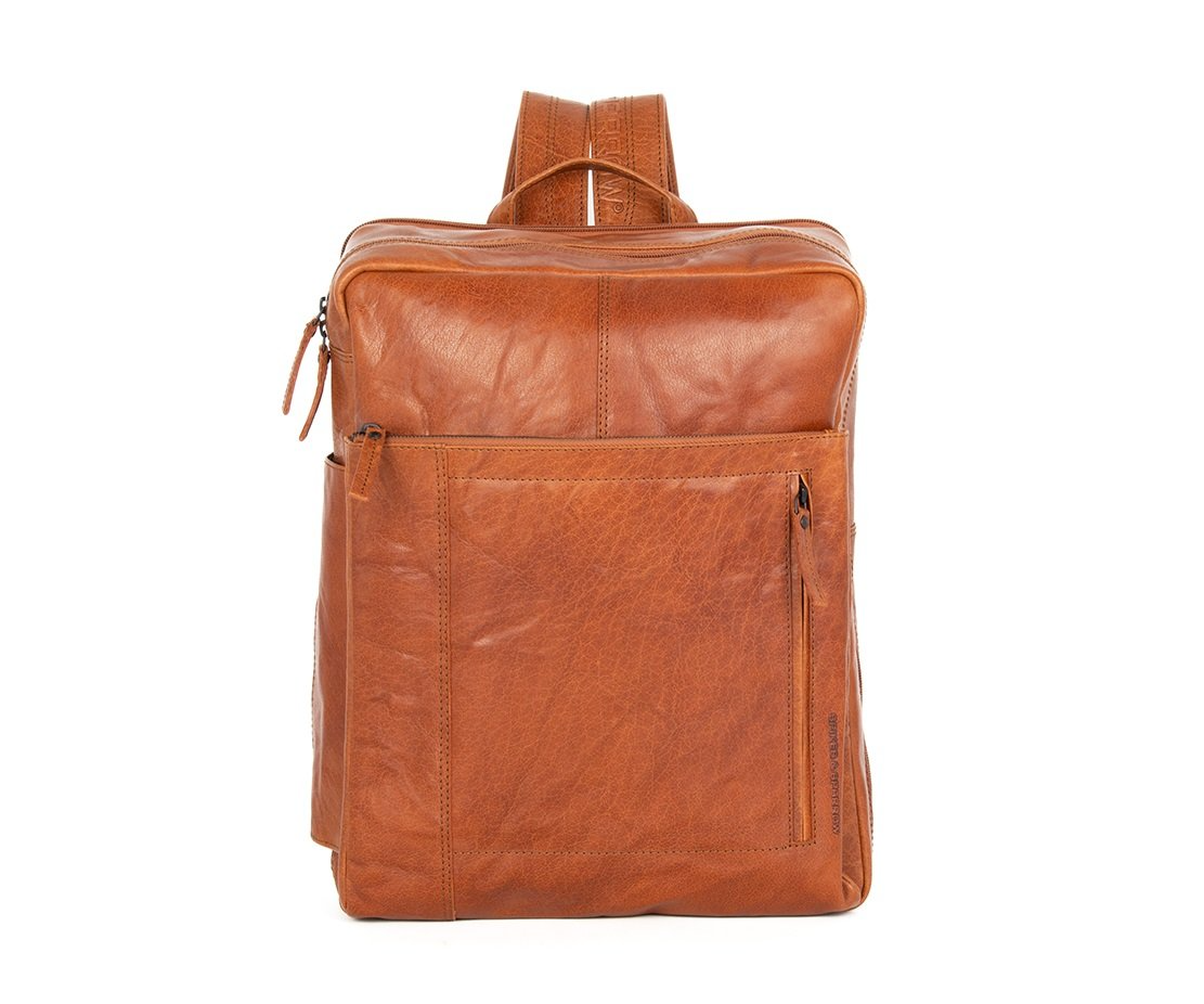Spikes & Sparrow Rugtas ‘Jonathan’ – Underseater met Laptopvak |

De Spikes & Sparrow Jonathan is een veelzijdige en robuuste underseater rugzak, ontworpen voor wie vaak onderweg is. Dankzij het compacte formaat past deze tas gemakkelijk onder een vliegtuigstoel, maar biedt toch verrassend veel ruimte en slimme opbergmogelijkheden.

Gemaakt van stevig materiaal met een stoere uitstraling, en uitgerust met meerdere compartimenten voor kleding, documenten én een gevoerd laptopvak. Perfect voor zakelijke reizen, weekendtrips of als handbagage.

Kenmerken:

Modelnaam: Jonathan



Afmetingen:
Hoogte: 40 cm
Breedte: 30 cm
Diepte: 15 cm

Type: Underseater – geschikt als handbagage onder vliegtuigstoel

Indeling buitenkant:

Flesvak aan de zijkant – handig voor een waterfles

Stevig handvat – snel oppakken of dragen in de hand

Comfortabele verstelbare schouderbanden

Indeling binnenkant:

Laptopvak – gevoerd en veilig, geschikt voor de meeste laptops

Diverse compartimenten – ideaal voor kleding, documenten en accessoires

Rits- en steekvakken – voor overzicht en snelle toegang tot essentials

Of je nu op zakenreis gaat, een weekend weg bent of georganiseerd de dag door wilt, de Jonathan underseater rugzak van Spikes & Sparrow is jouw betrouwbare en stijlvolle reispartner.