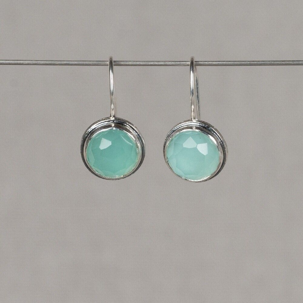 Zilveren oorhanger rond met groene kwarts
