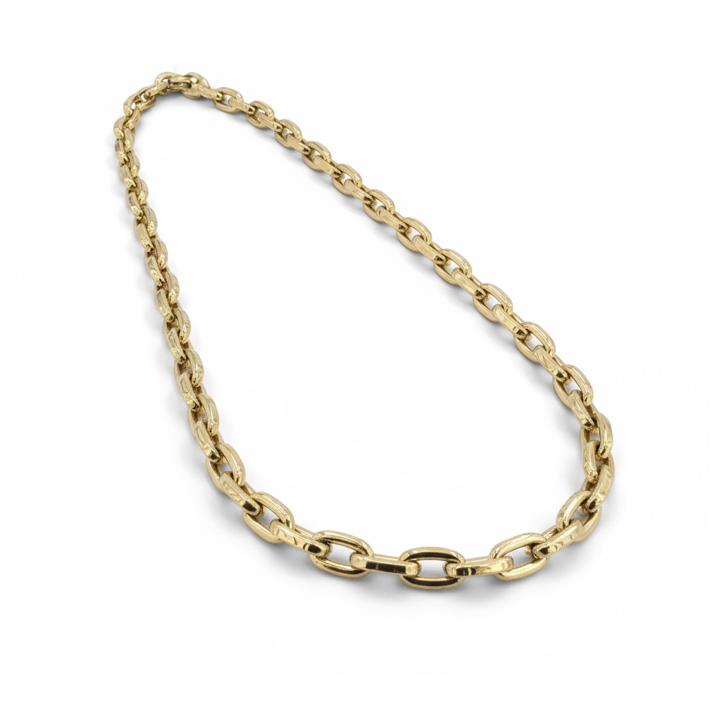 Dit anker collier is zeer elegant. perfect voor elke gelegenheid. Met een gewicht van 15,17 gram straalt deze geelgouden halsketting luxe uit. Draag deze ketting als een statement-stuk op een cocktailjurk of als een verfijnde aanvulling op je dagelijkse outfit. Een must-have voor elke sieradenliefhebber die houdt van tijdloze stijl.
