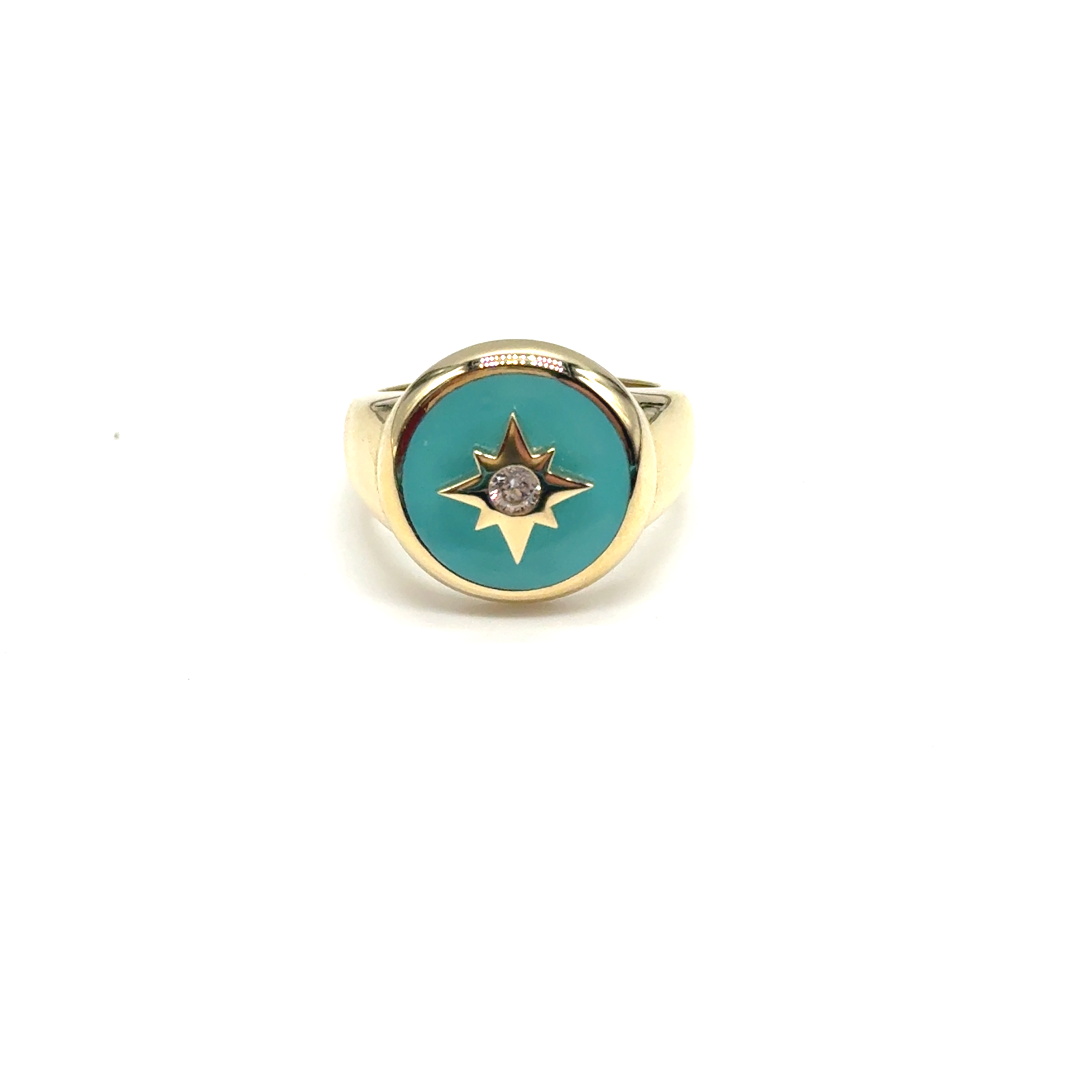 De 14k gouden ring met ster en Turquoise, modelnummer JRS19, is een nieuwe, glanzende ring van 14 karaats goud. Met een maat van 56 en een gewicht van 4,9 gram straalt hij elegantie uit. Draag hem solo voor een verfijnde look of combineer met andere ringen voor een trendy uitstraling op je webshop pagina.