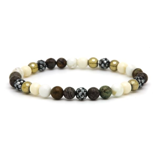 De Karma armband Spiral ALEZIA XS Elastic (modelnummer KAR-80173EL) is een prachtig sieraad met hematiet kristallen. Dit elastische juweel past perfect om elke pols. Draag het als een stijlvol accent bij elke outfit, of combineer het met andere armbanden voor een trendy, gelaagde look.