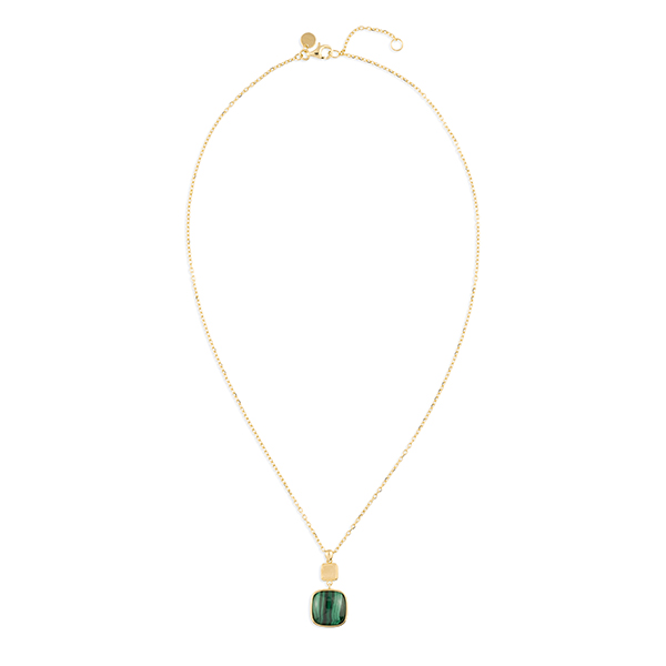 De ITALO BOTTENE COLLIER CO3235-MD is een elegante gouden ketting zonder glans, perfect voor een subtiele en verfijnde look. Combineer het met zowel formele als informele kleding voor een tijdloze uitstraling. Het is ideaal voor dagelijks gebruik of speciale gelegenheden. Draag het als een minimalistisch statement-stuk om je outfit te verrijken.