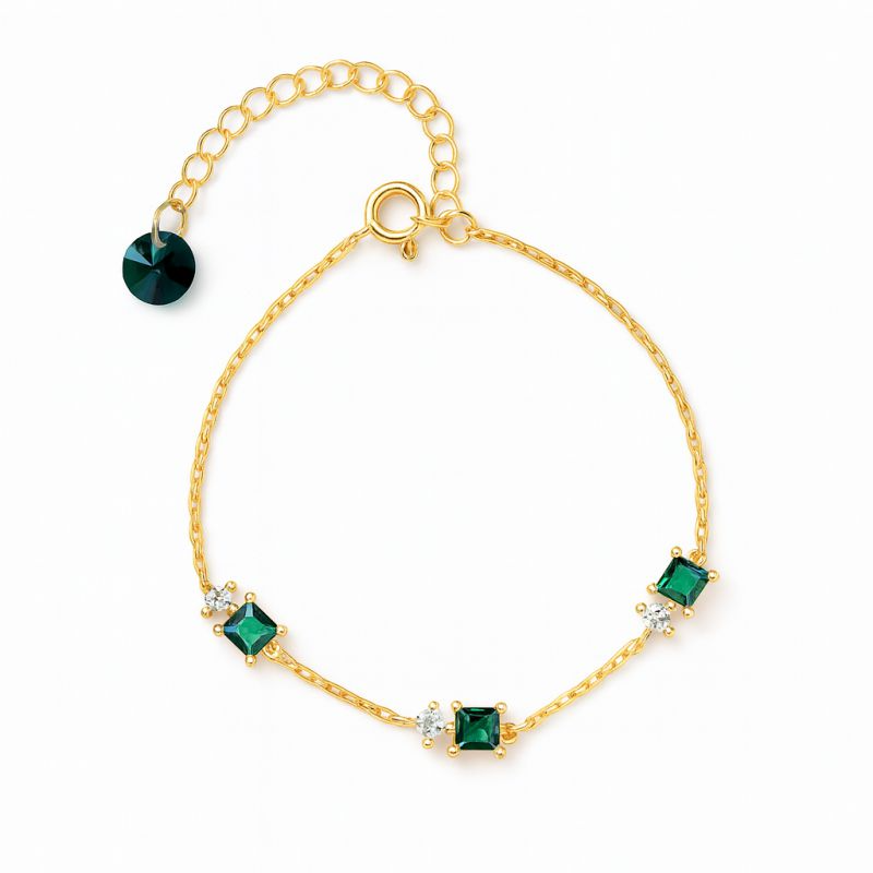 De Spark armband BSQG6435VM is een stijlvolle armband in de categorie SIERAAD, specifiek ontworpen als een BRACELET. Perfect voor elke gelegenheid, het voegt een vleugje elegantie toe aan elke outfit. Draag de armband om uw pols als een opvallende accessoire en combineer makkelijk met andere sieraden voor een unieke look.