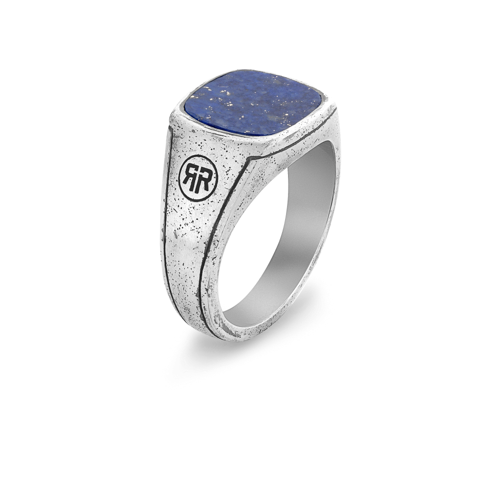 Sterling 925 zilveren zegelring, handgemaakt en met een vierkante blauwe Lapis Lazuli edelsteen van 12 x 12 mm. Het zilver heeft een bijzondere afwerking die handmatig wordt gemaakt. Het geeft de ring een vintage look en elke afwerking is uniek.